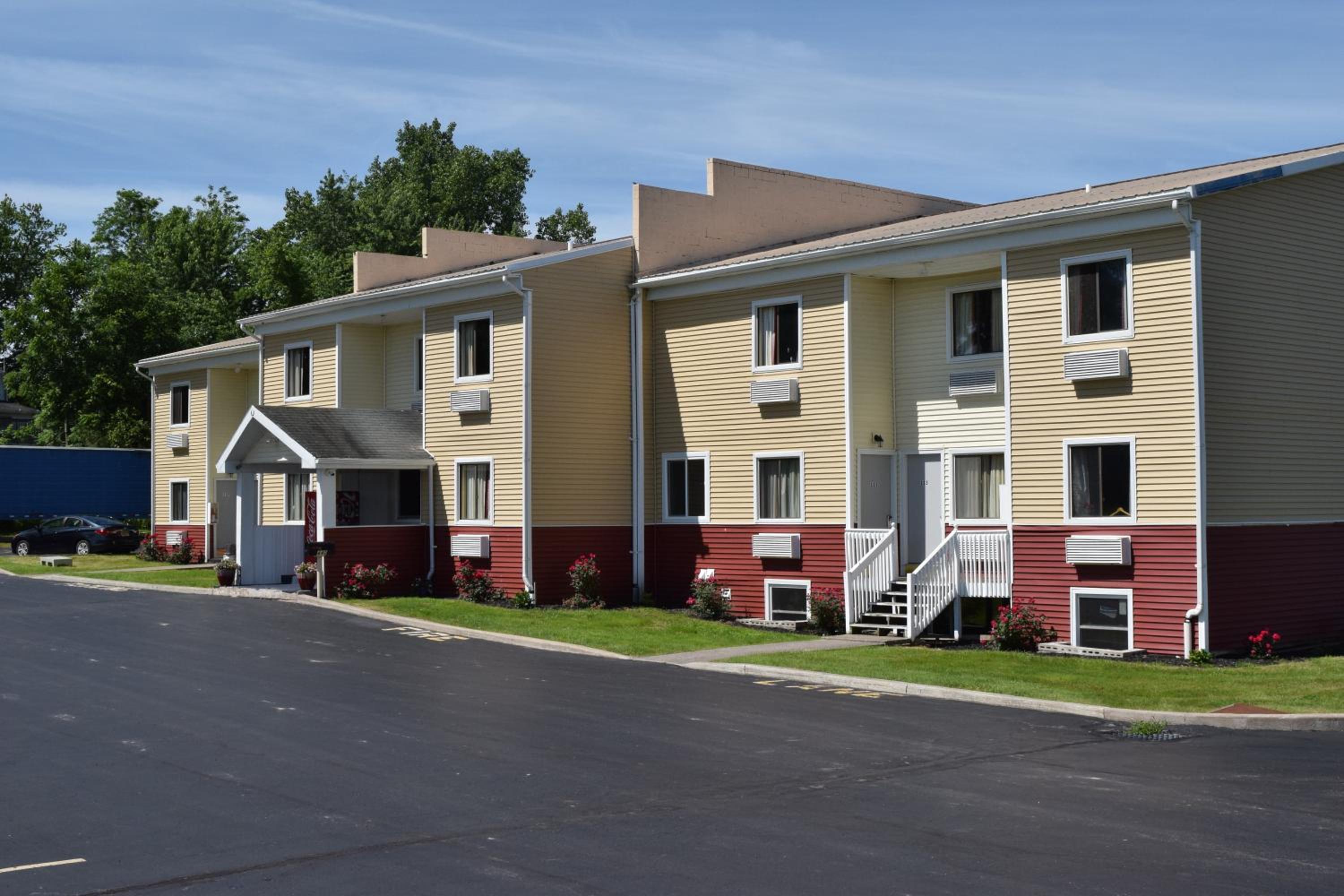 Budget Inn Ontario view 2