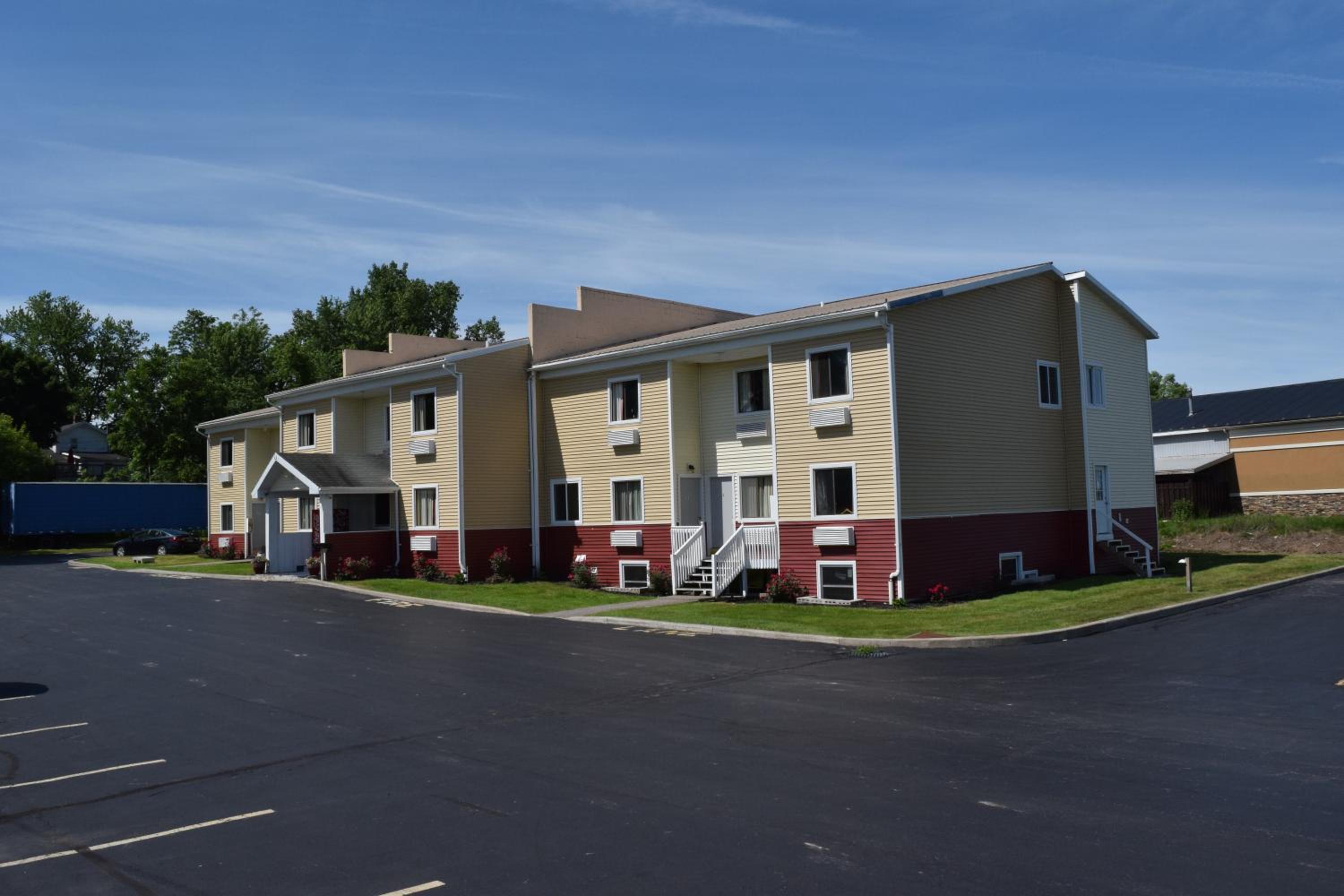 Budget Inn Ontario view 3