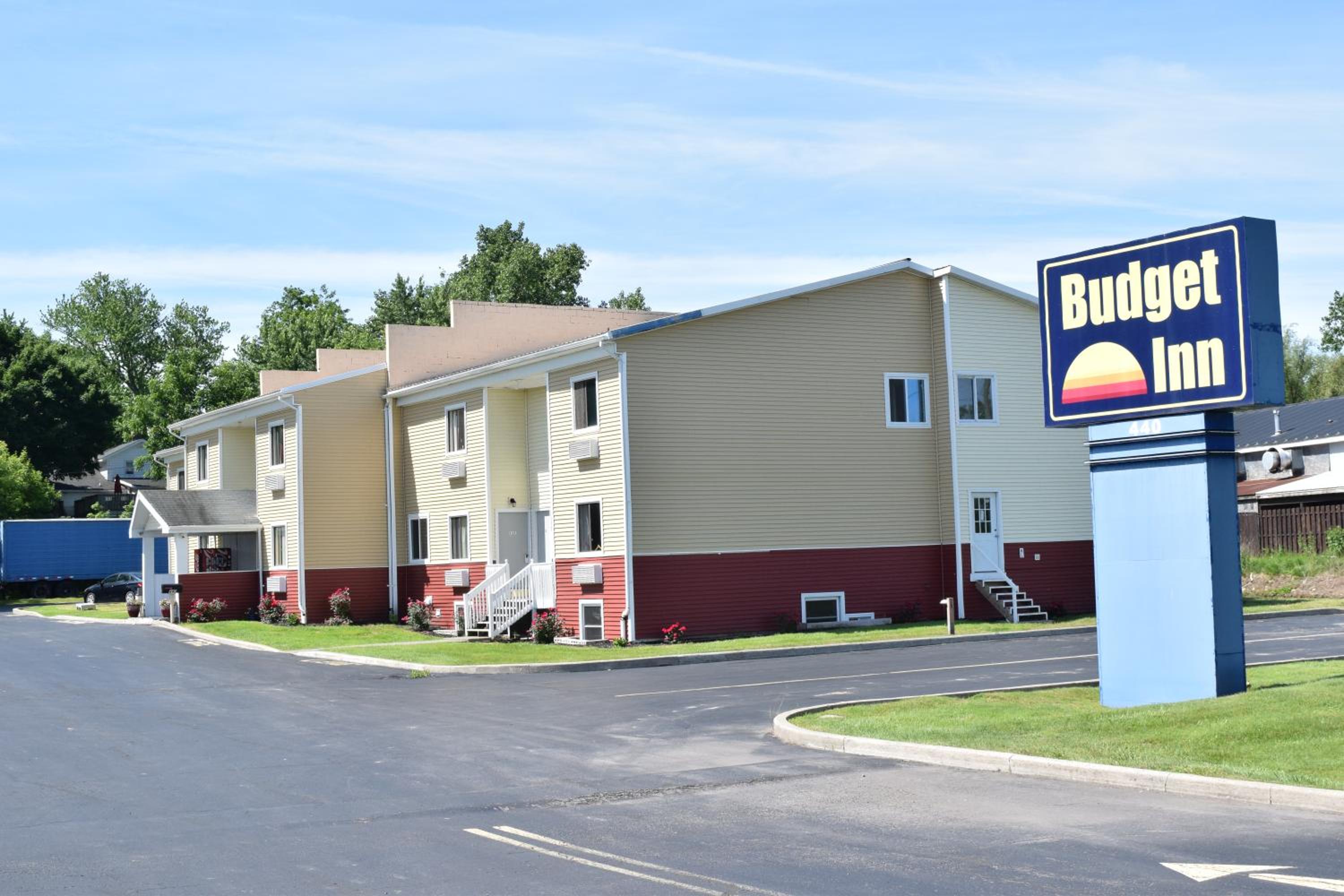 Budget Inn Ontario view 4