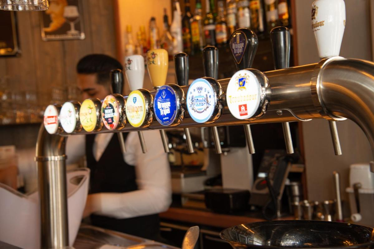 bar