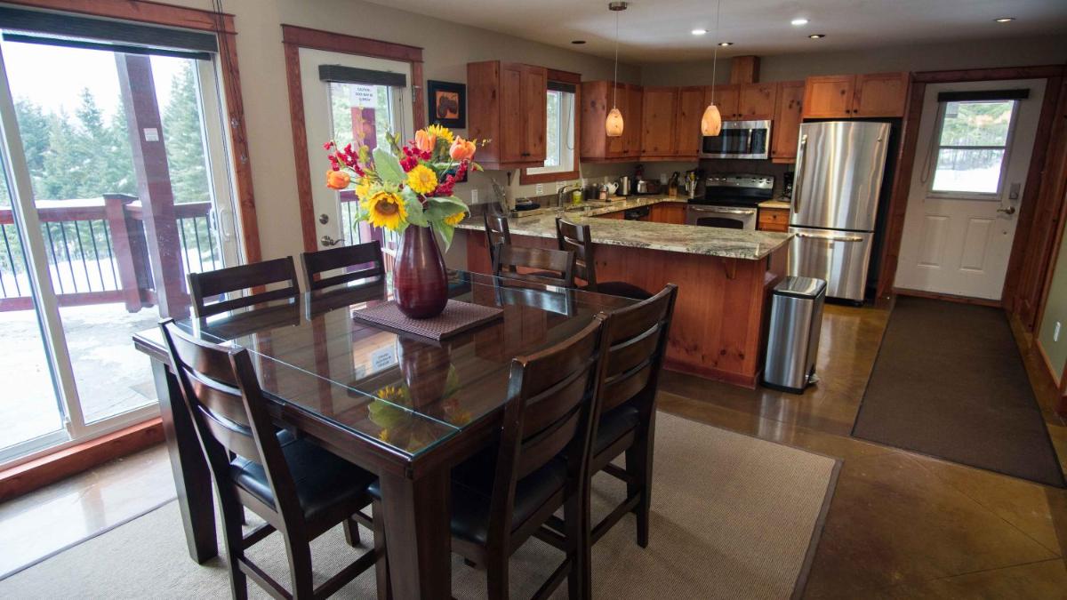 Golden Vacations - Cedar House Restaurant  Chalets - Property Image 41