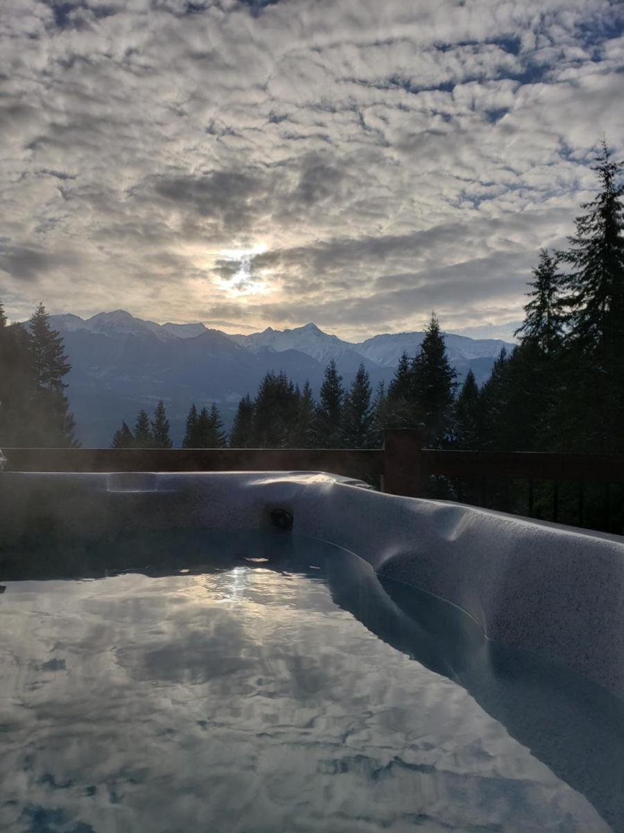 Golden Vacations - Cedar House Restaurant  Chalets - Property Image 14