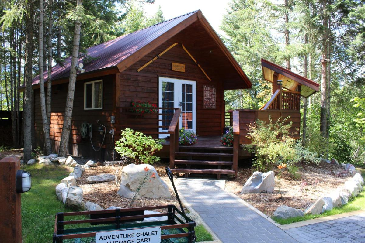 Golden Vacations - Cedar House Restaurant  Chalets - Property Image 8