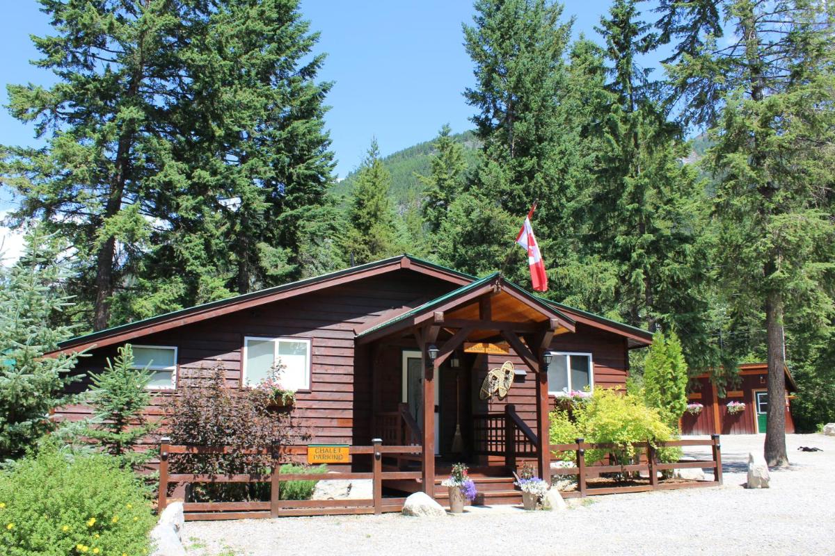 Golden Vacations - Cedar House Restaurant  Chalets - Property Image 10