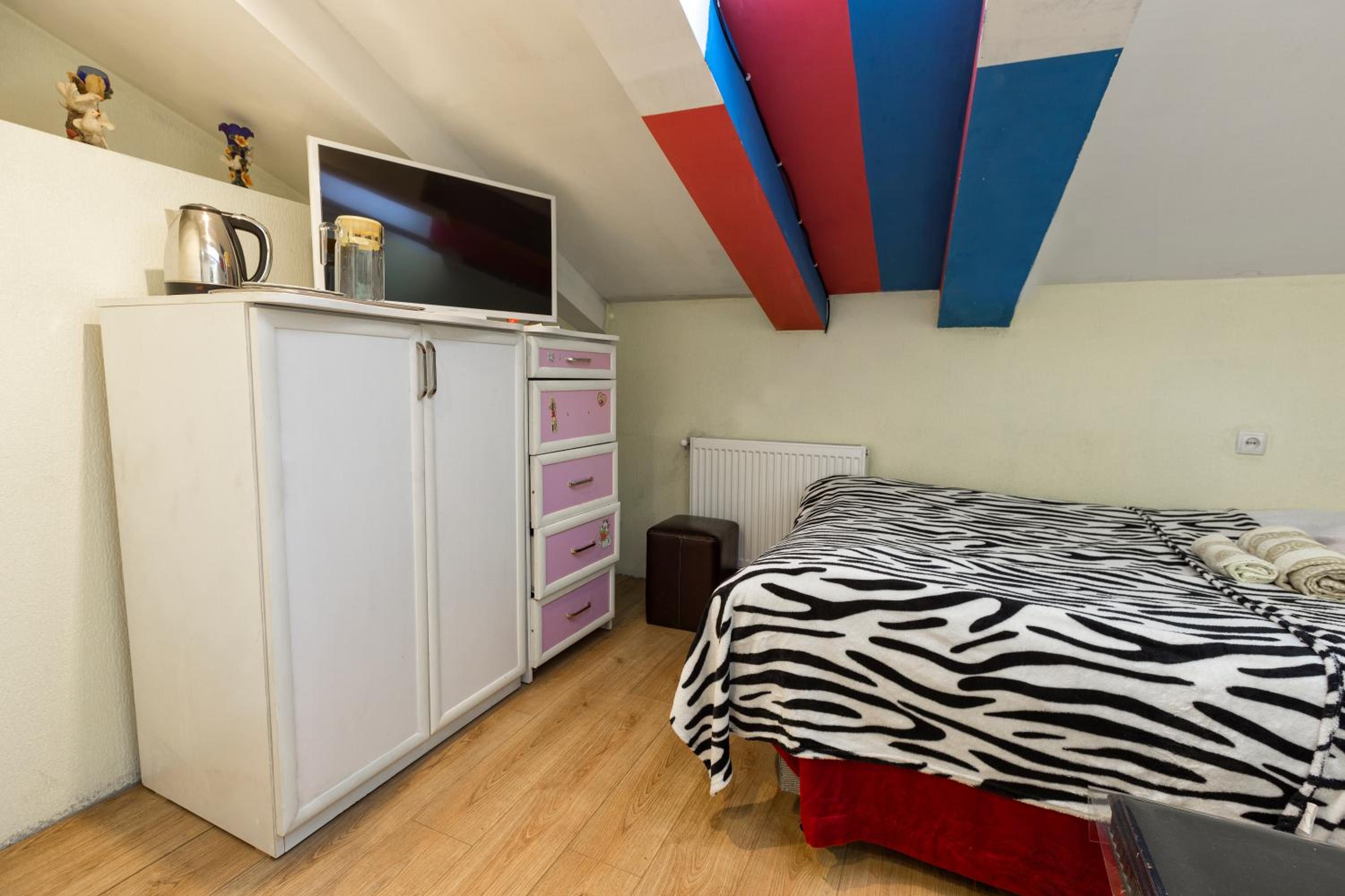 Tali Home view 4