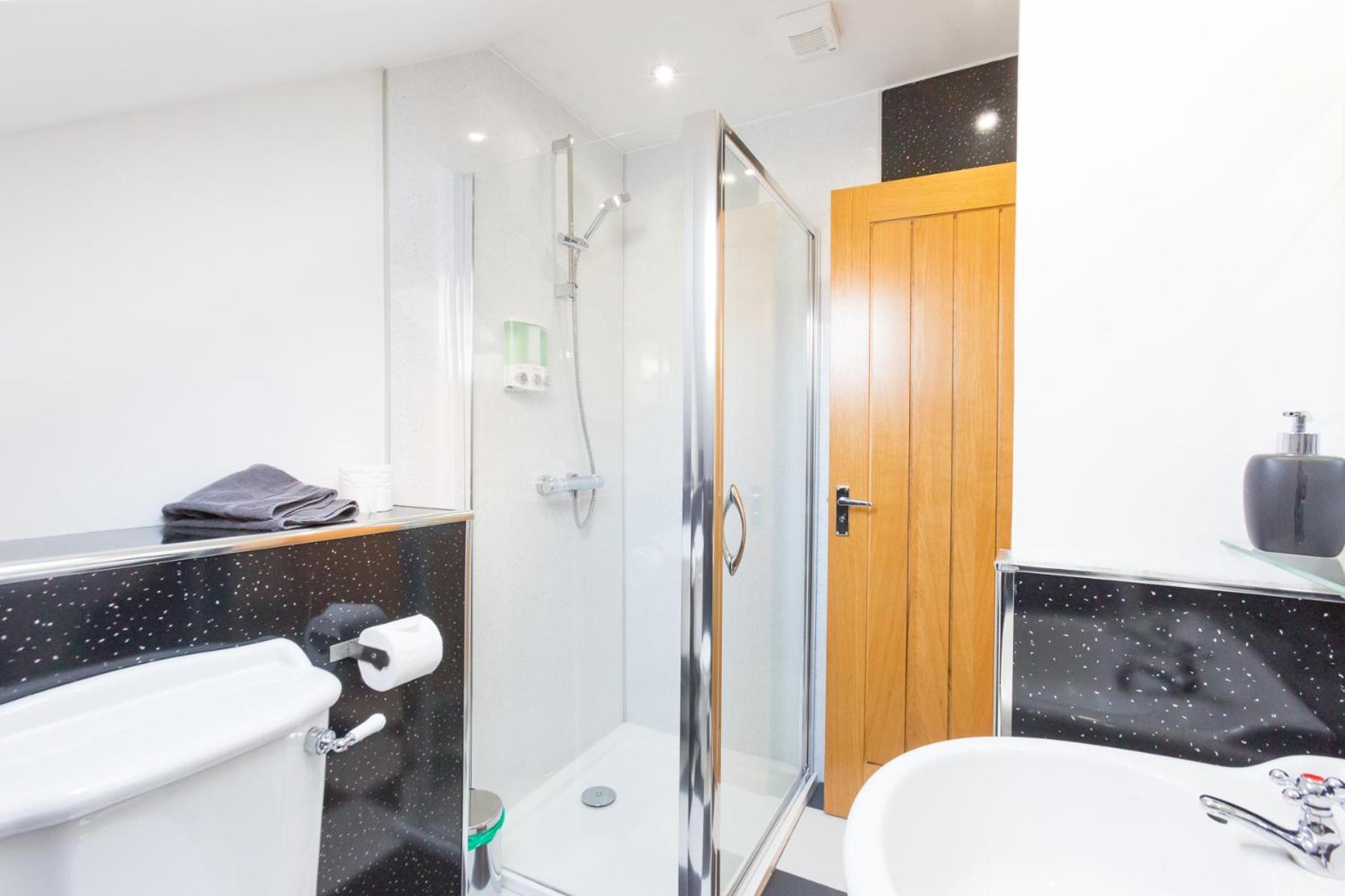 Bamse Self-Catering Ensuite Rooms with Shared Kitchen
