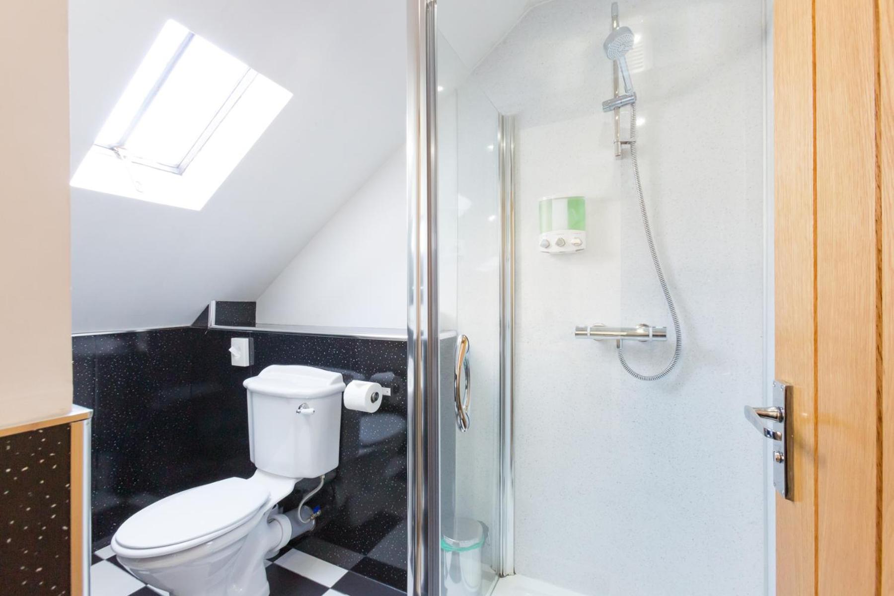 Bamse Self-Catering Ensuite Rooms with Shared Kitchen