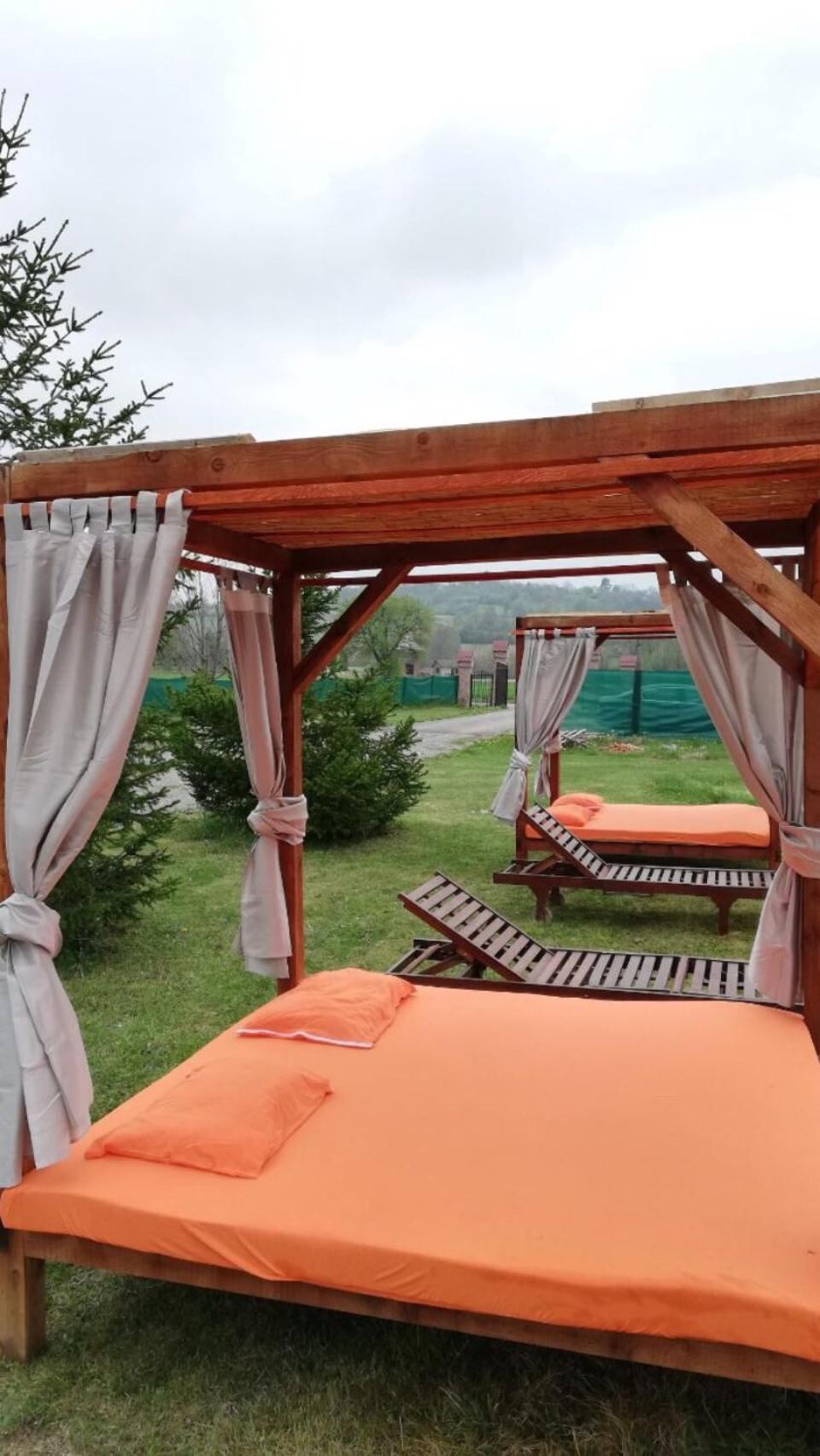 Photo 100