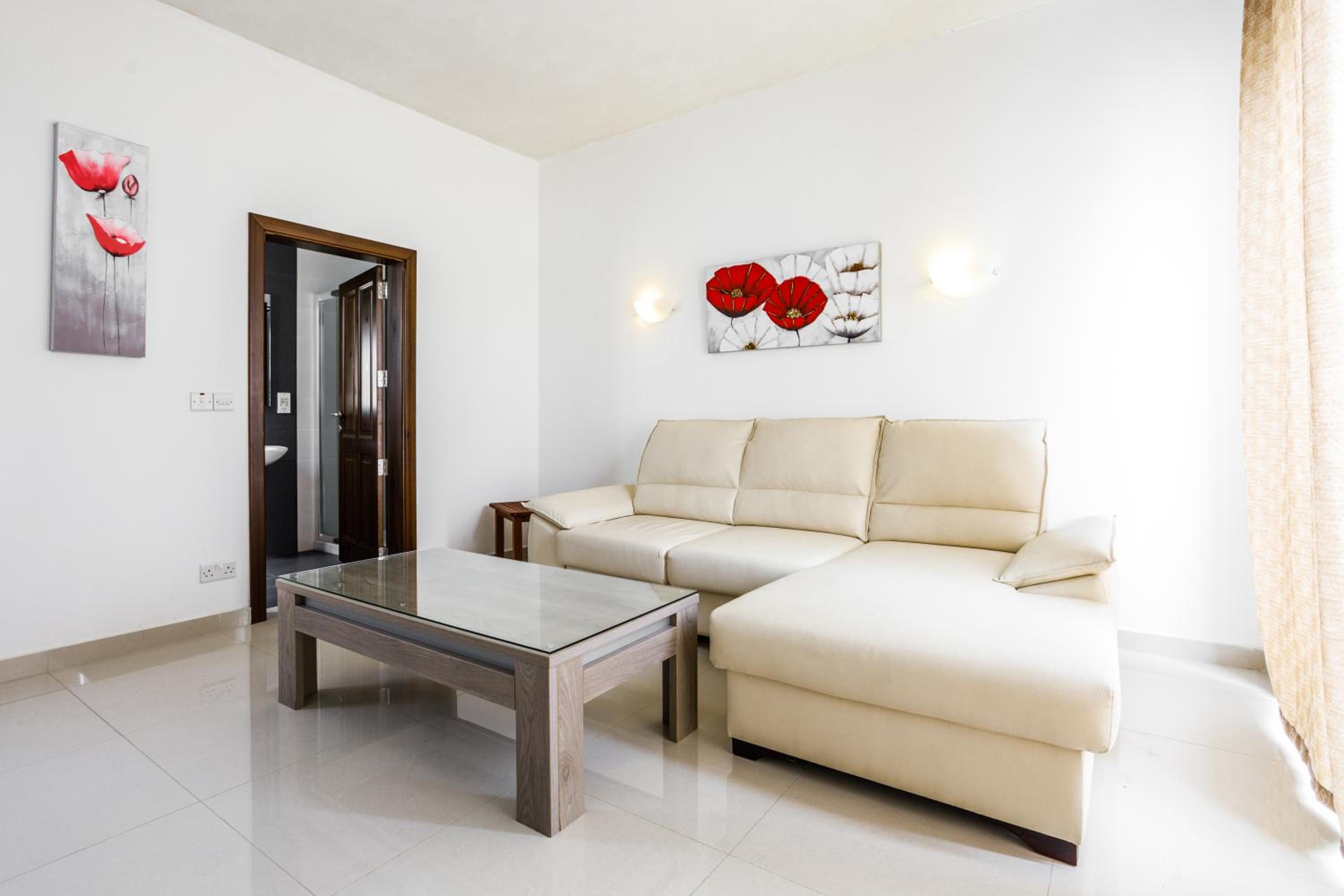 Dolphin Court view 4