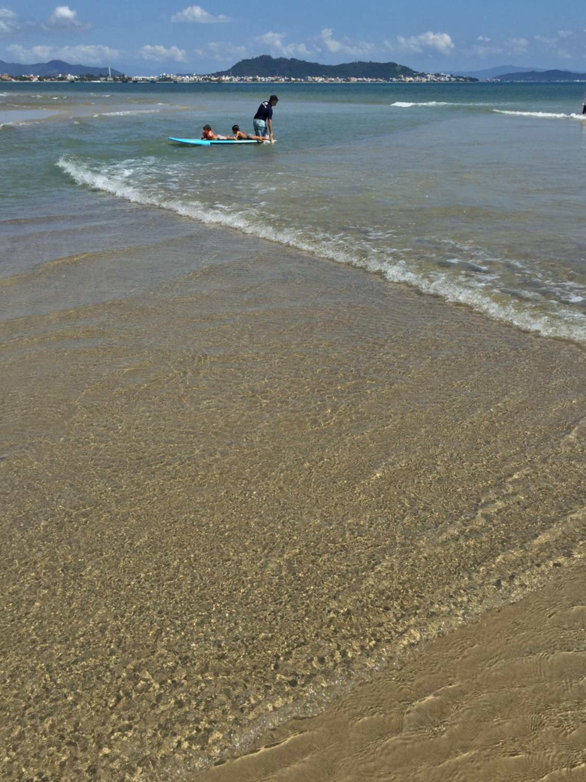 Apto 2 Quartos com Ar a 200m da Praia