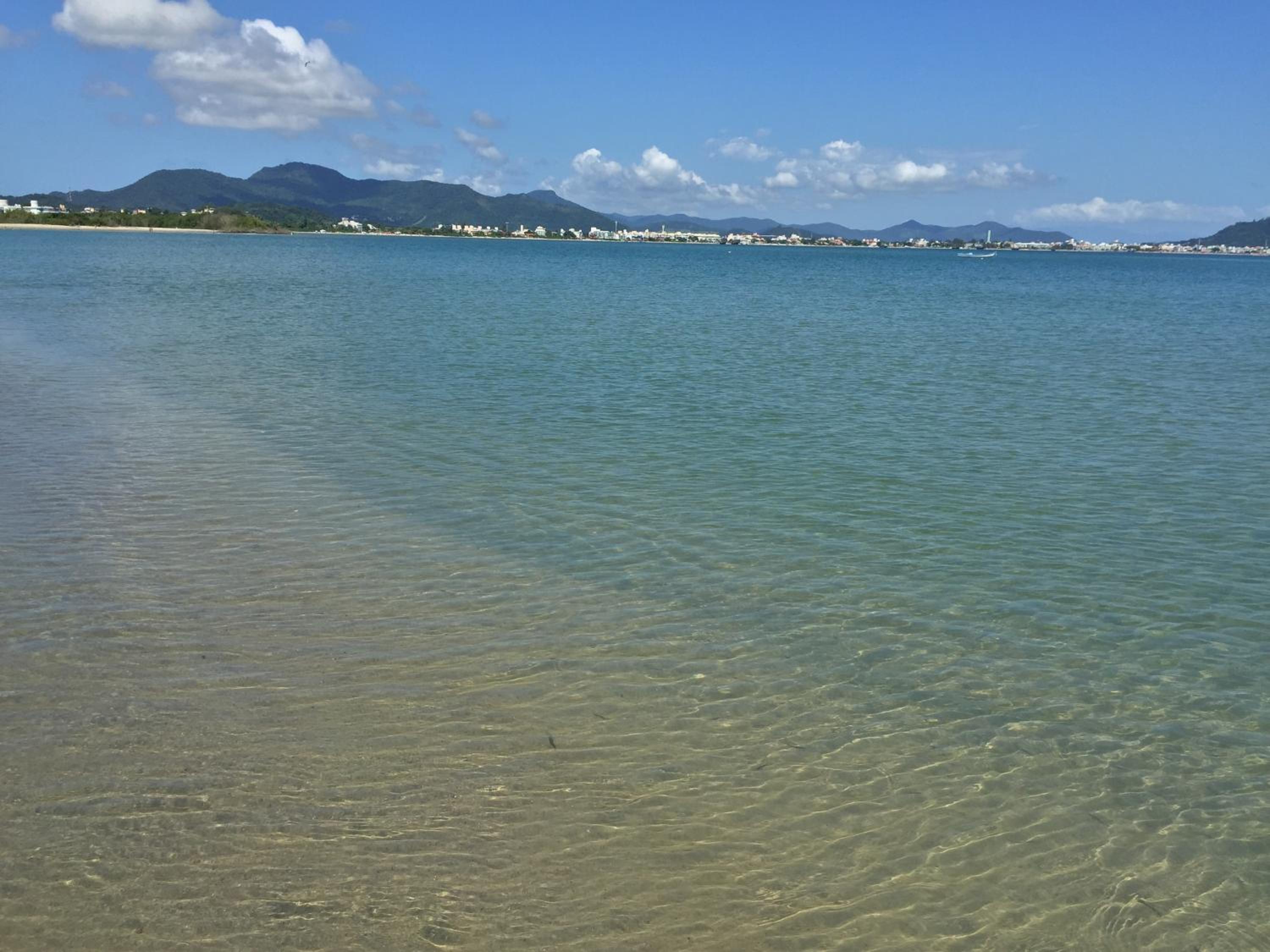Apto 2 Quartos com Ar a 200m da Praia