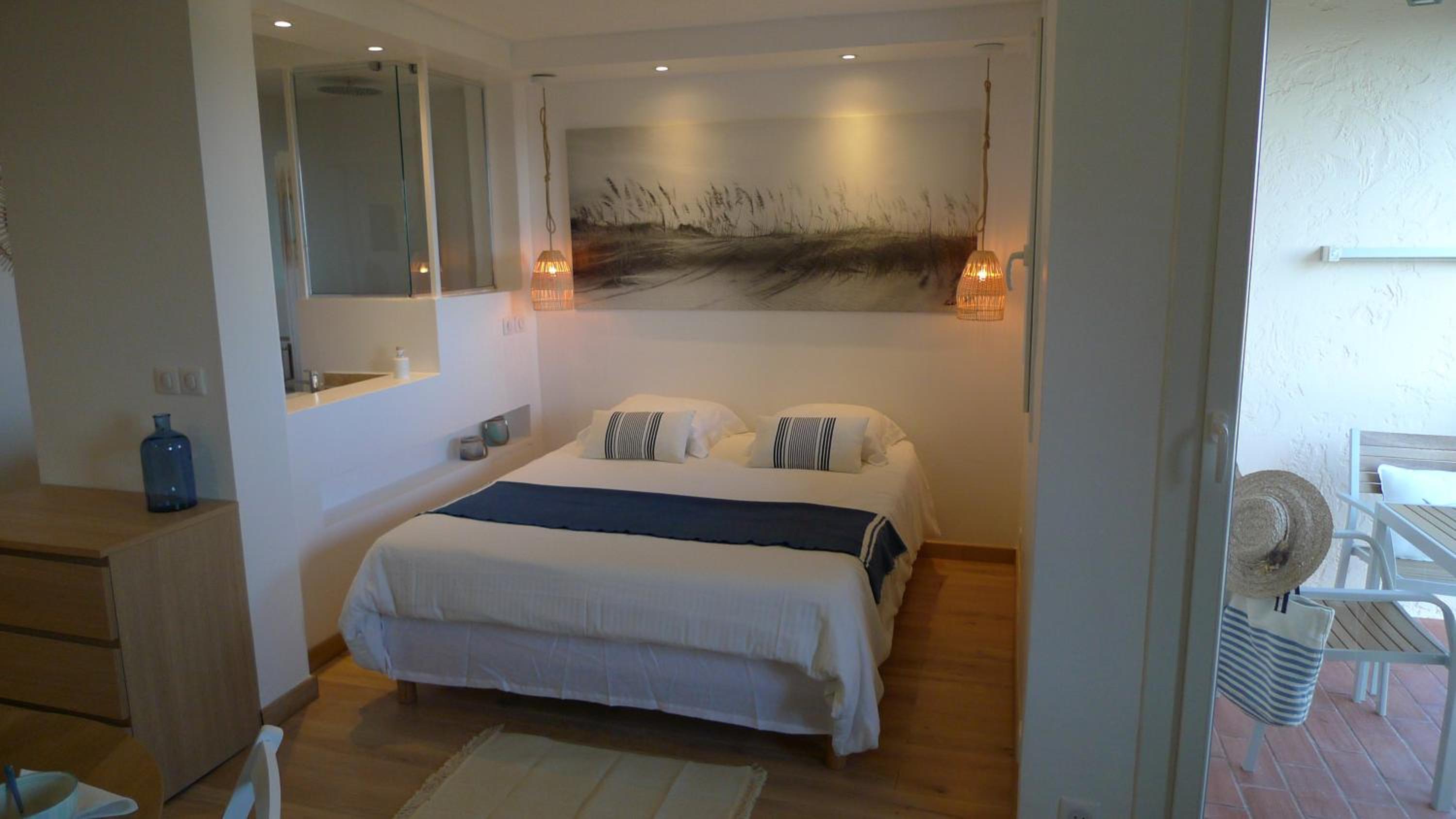Le Petit Vue Mer view 5