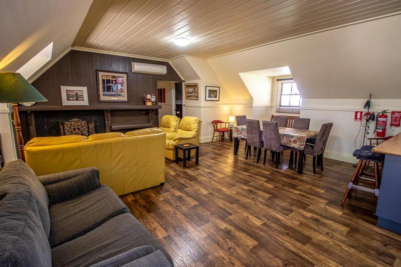 Gold Mine Guest House and Cafe