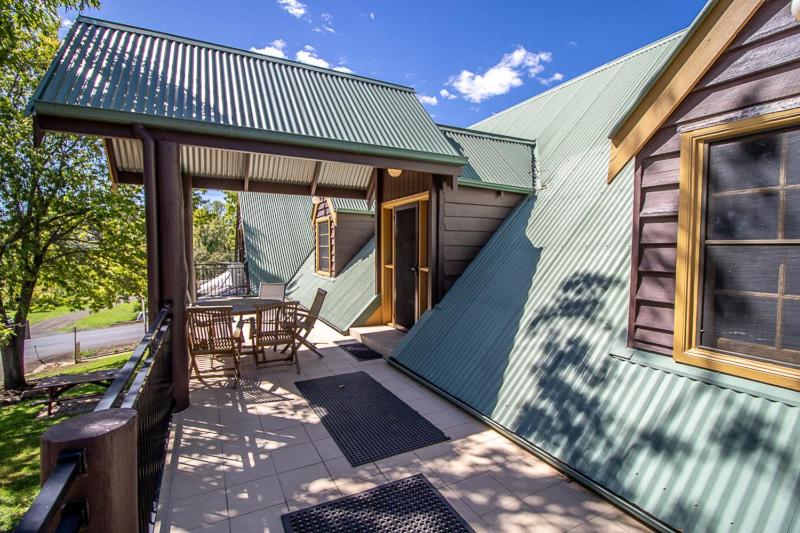 Gold Mine Guest House and Cafe
