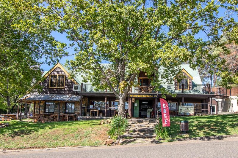 Gold Mine Guest House and Cafe