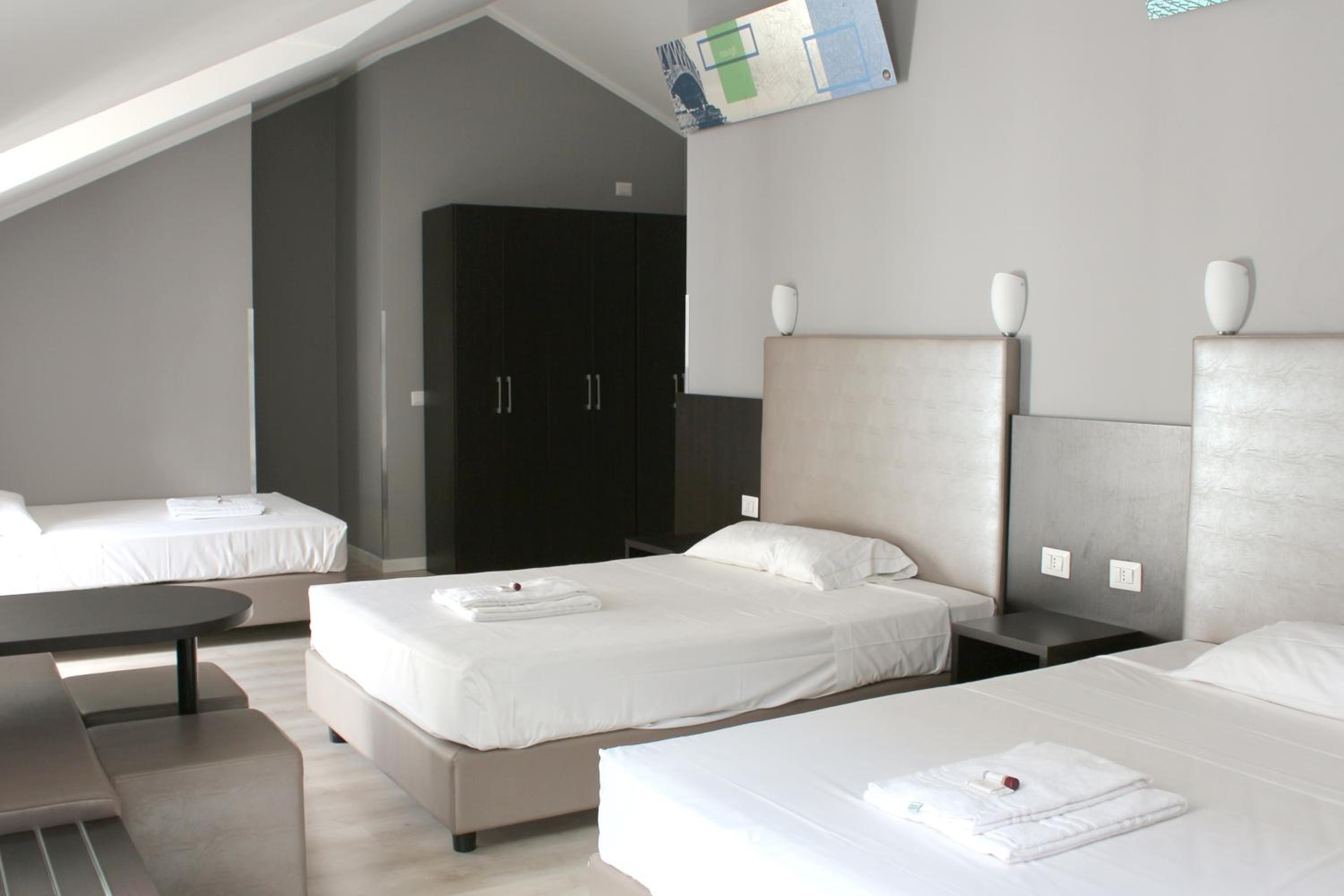 NEW GENERATION HOSTEL Navigli Milano
