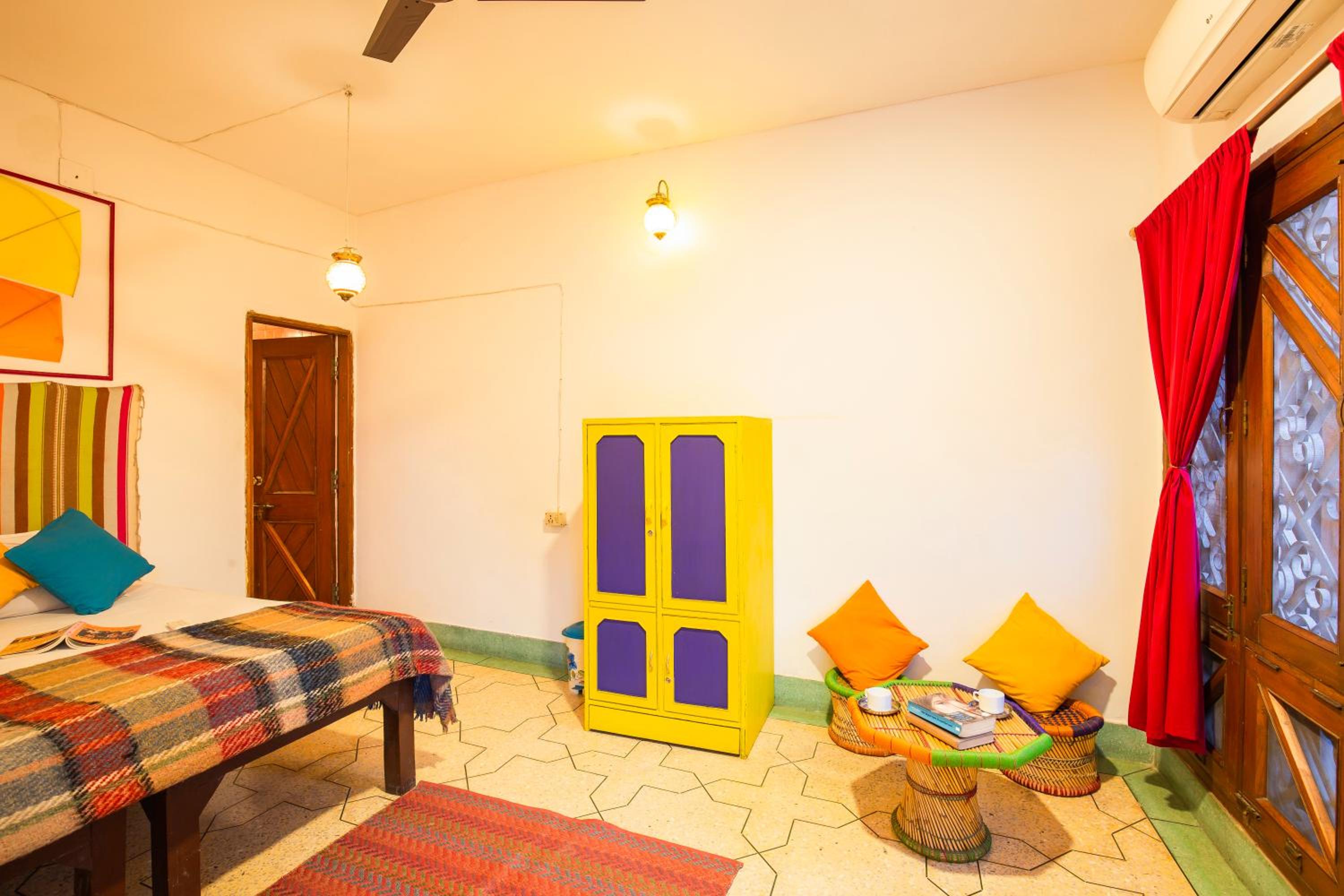 goSTOPS Lite Varanasi