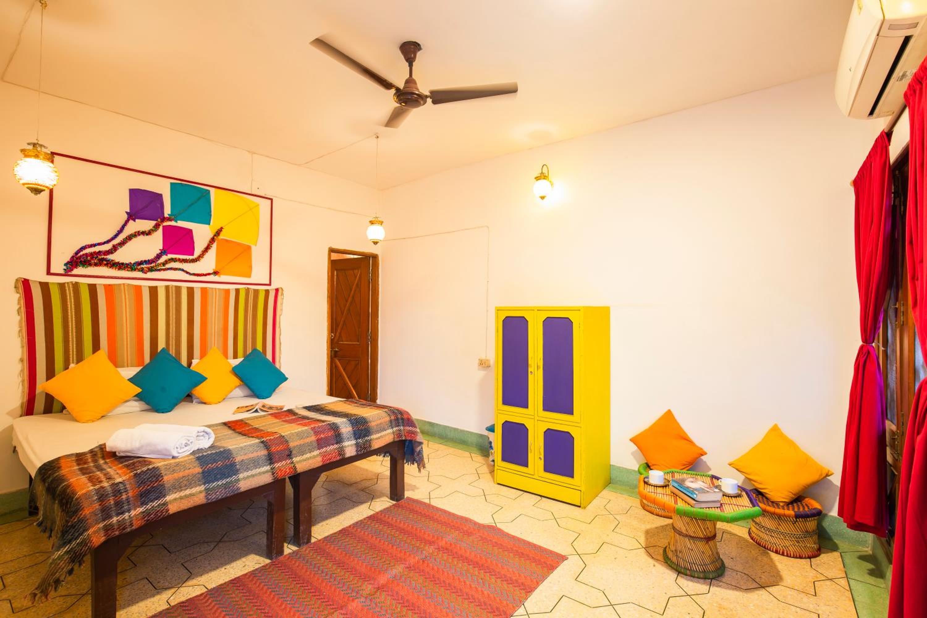 goSTOPS Lite Varanasi