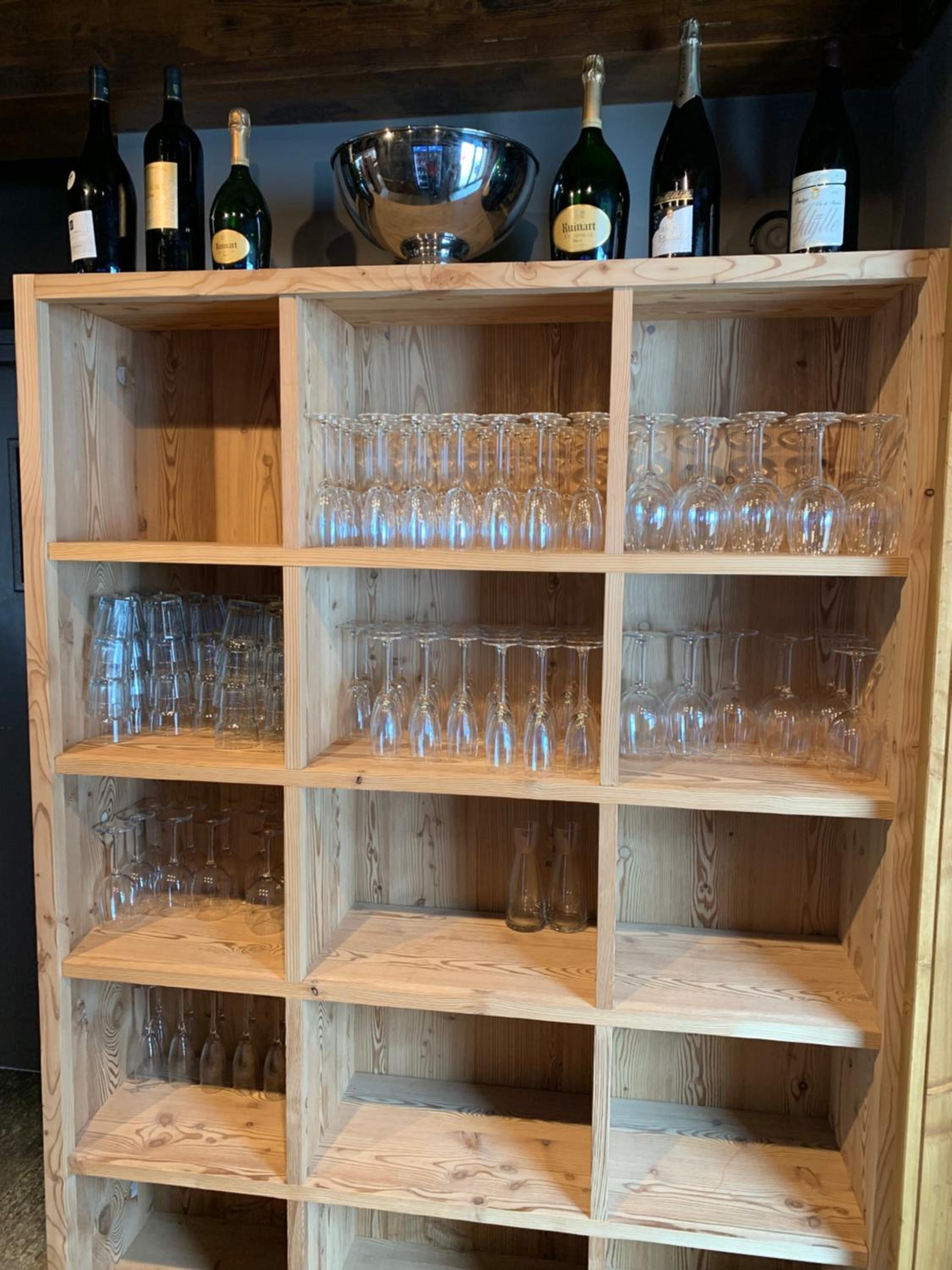 bar
