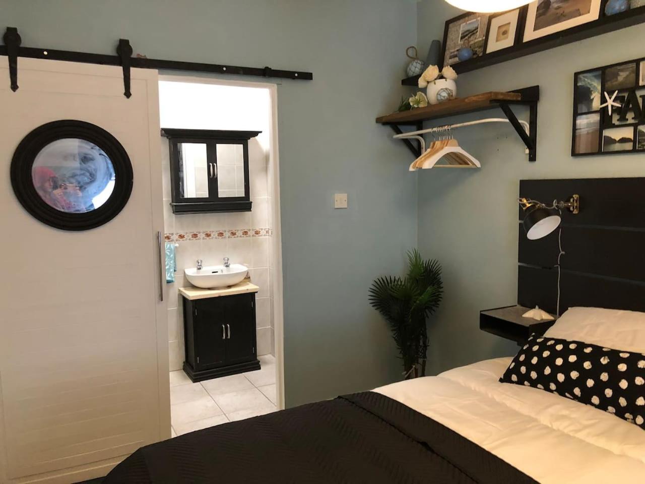 Sandy Cove Bundoran Sea Views Free Wifi Netflix Luxurious Apartment view 5