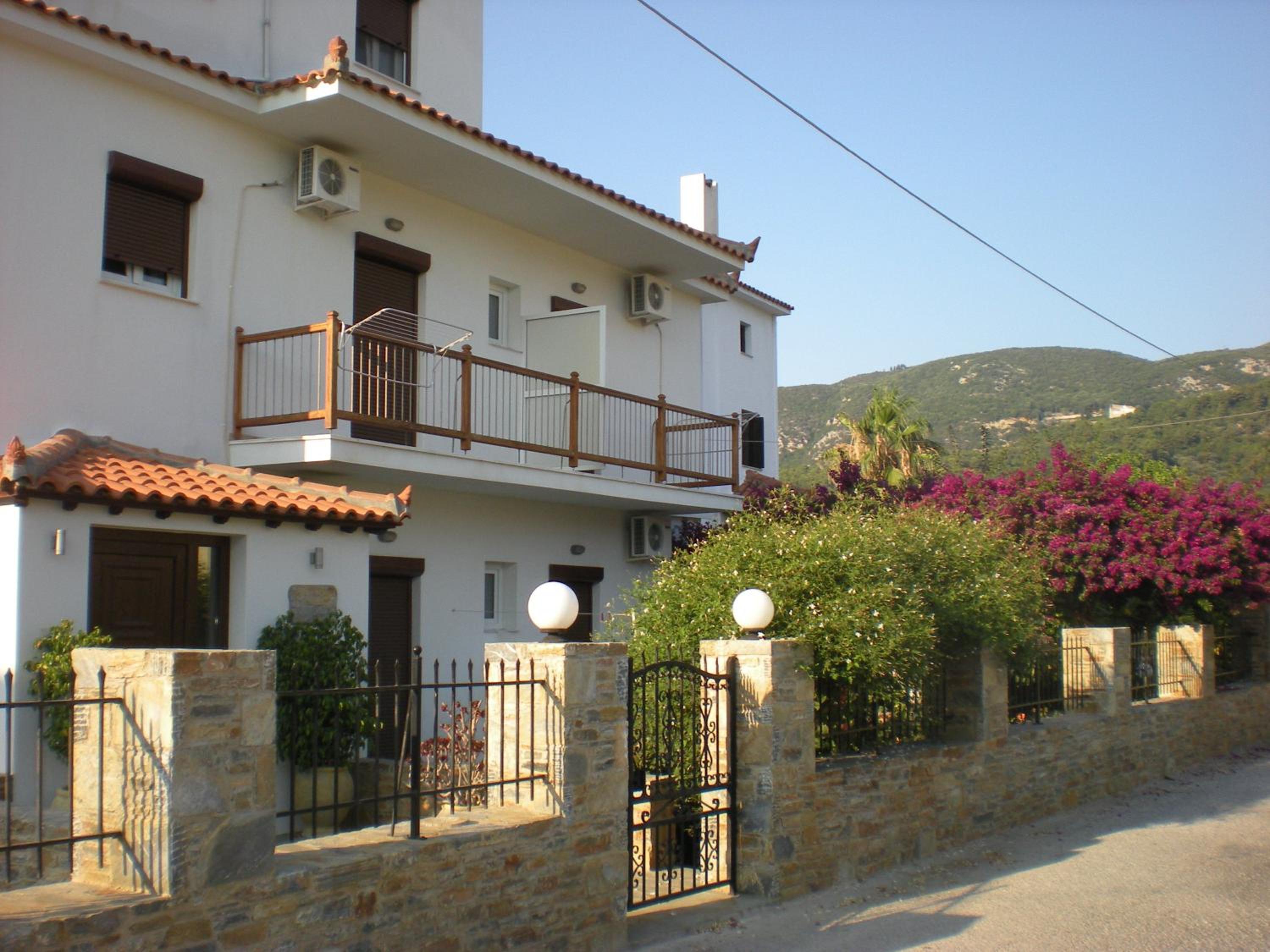 ANTONIOS Skopelos studios apartments