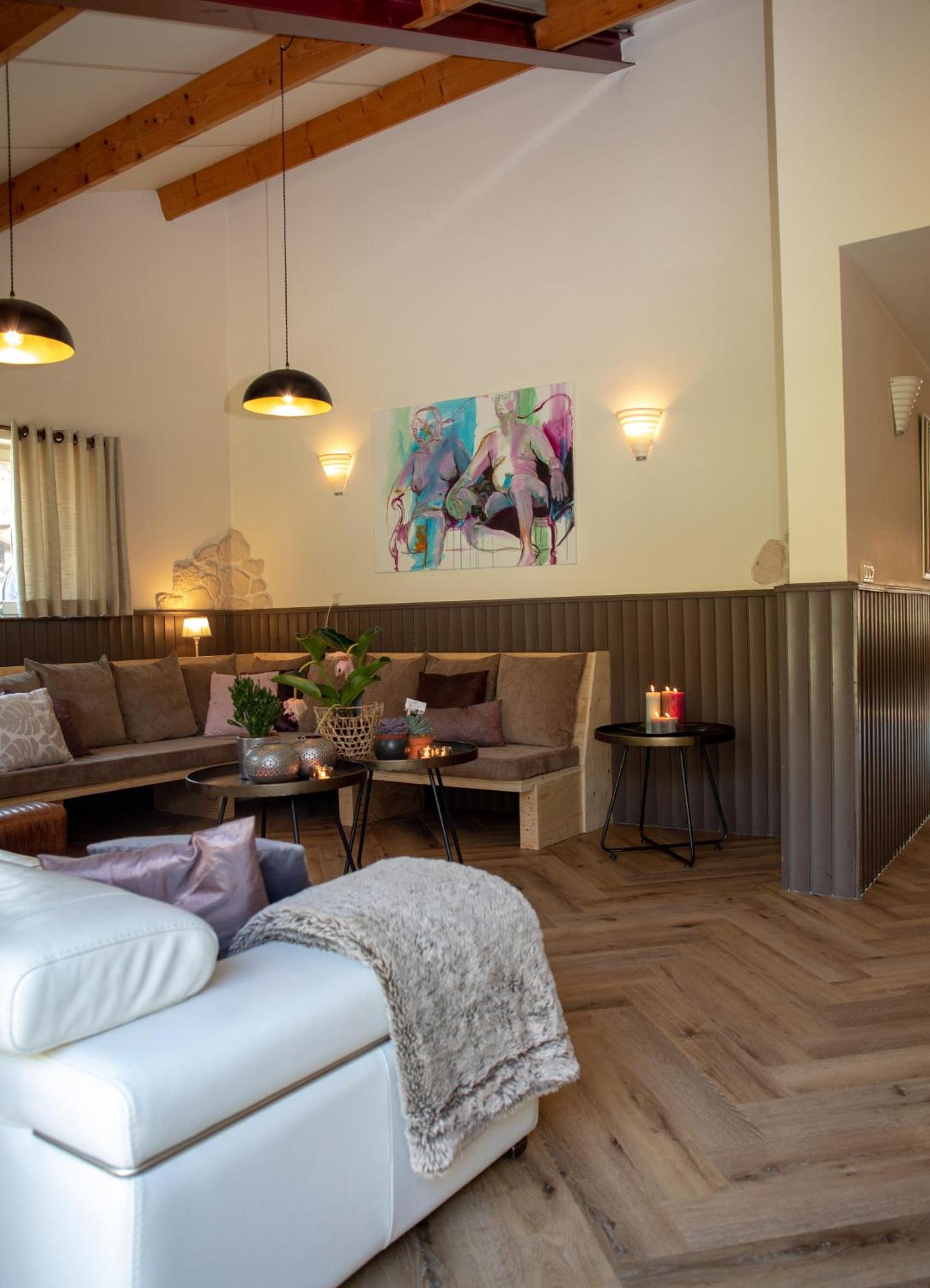 Photo 37