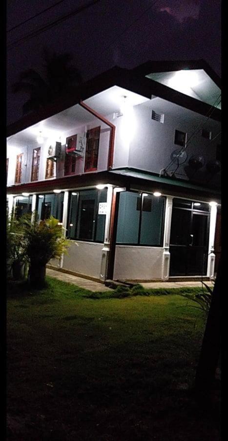 Anura Guest Inn
