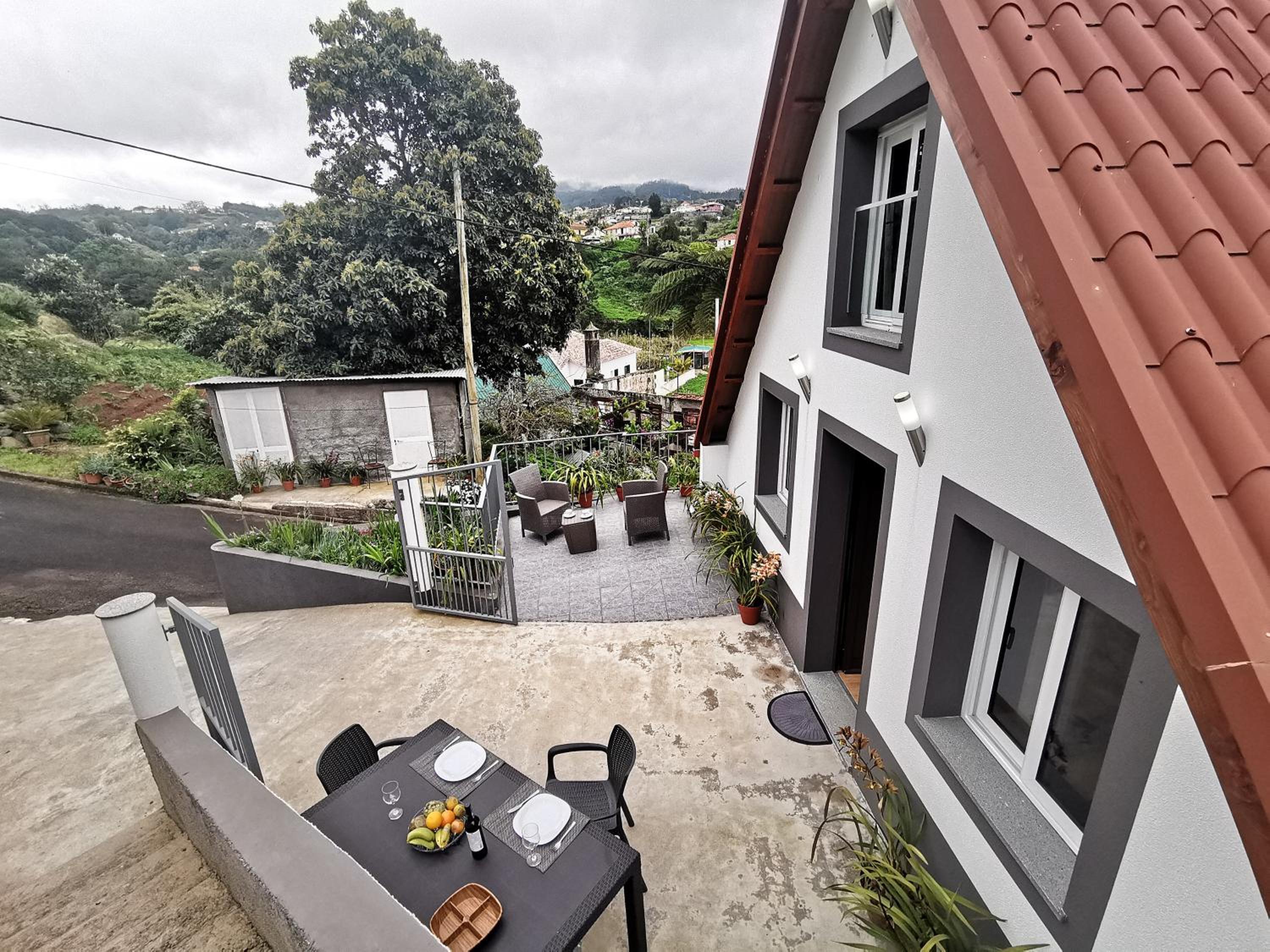 Casa Típica de Santana – Casa do Avô view 2