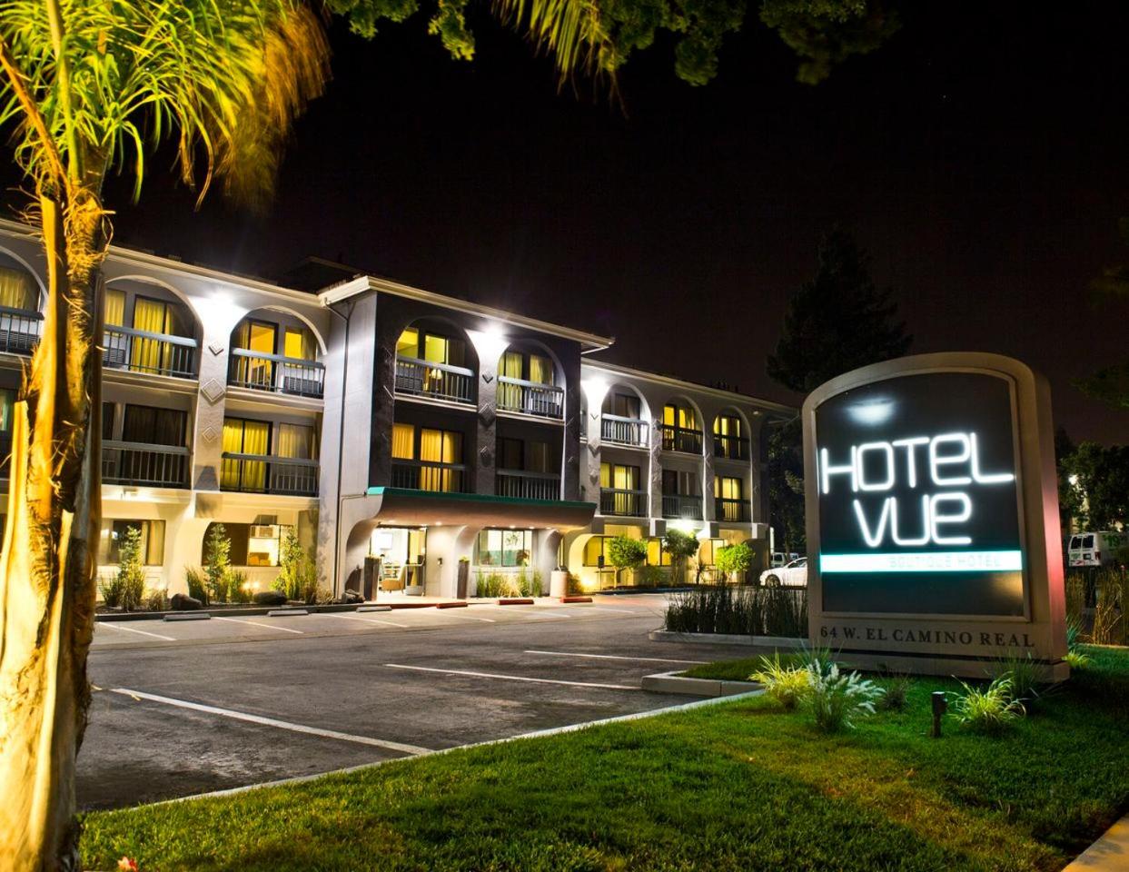 Newark Vacations - Hotel Vue - Property Image 1