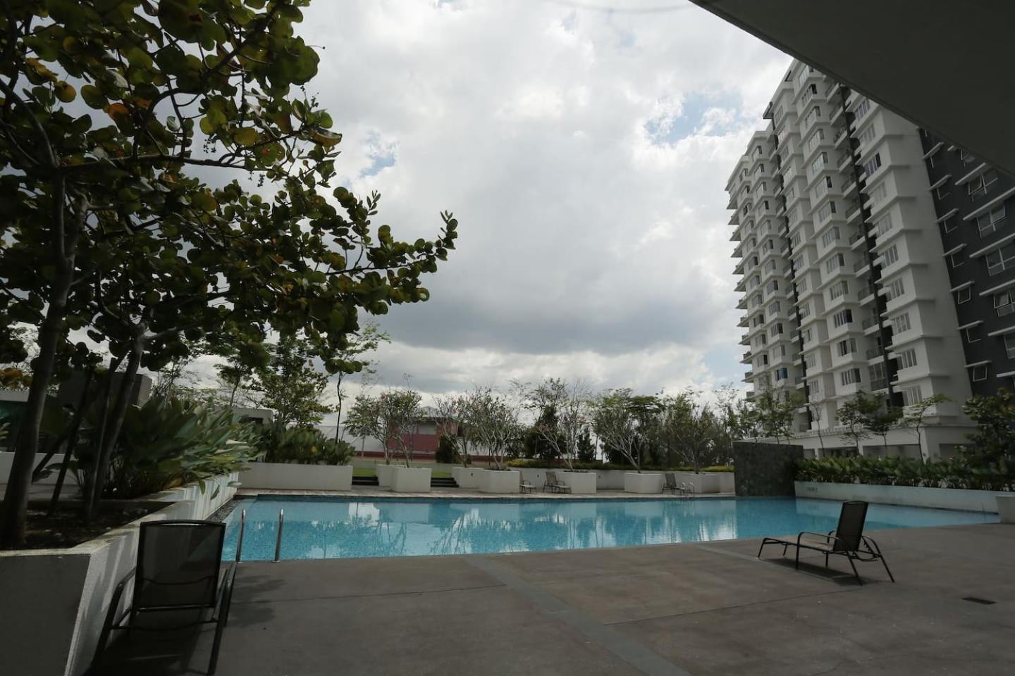 3 Bedrooms FULLY AIRCOND,near MSU , Shah Alam stadium