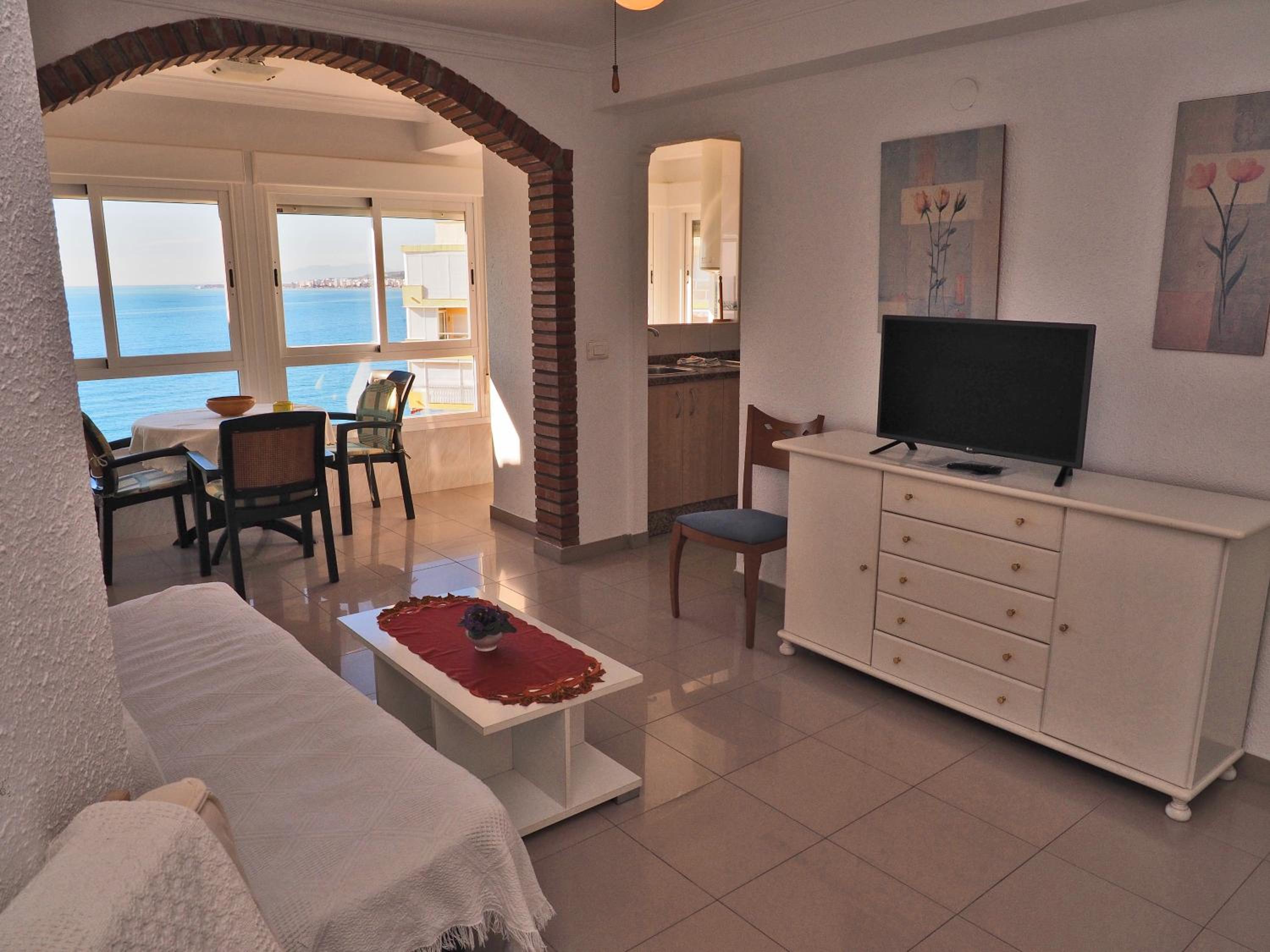 Apartamentos Intercentro Algarrobo-Costa APARTAMENTOS TURÍSTICOS -INMOBILIARIA