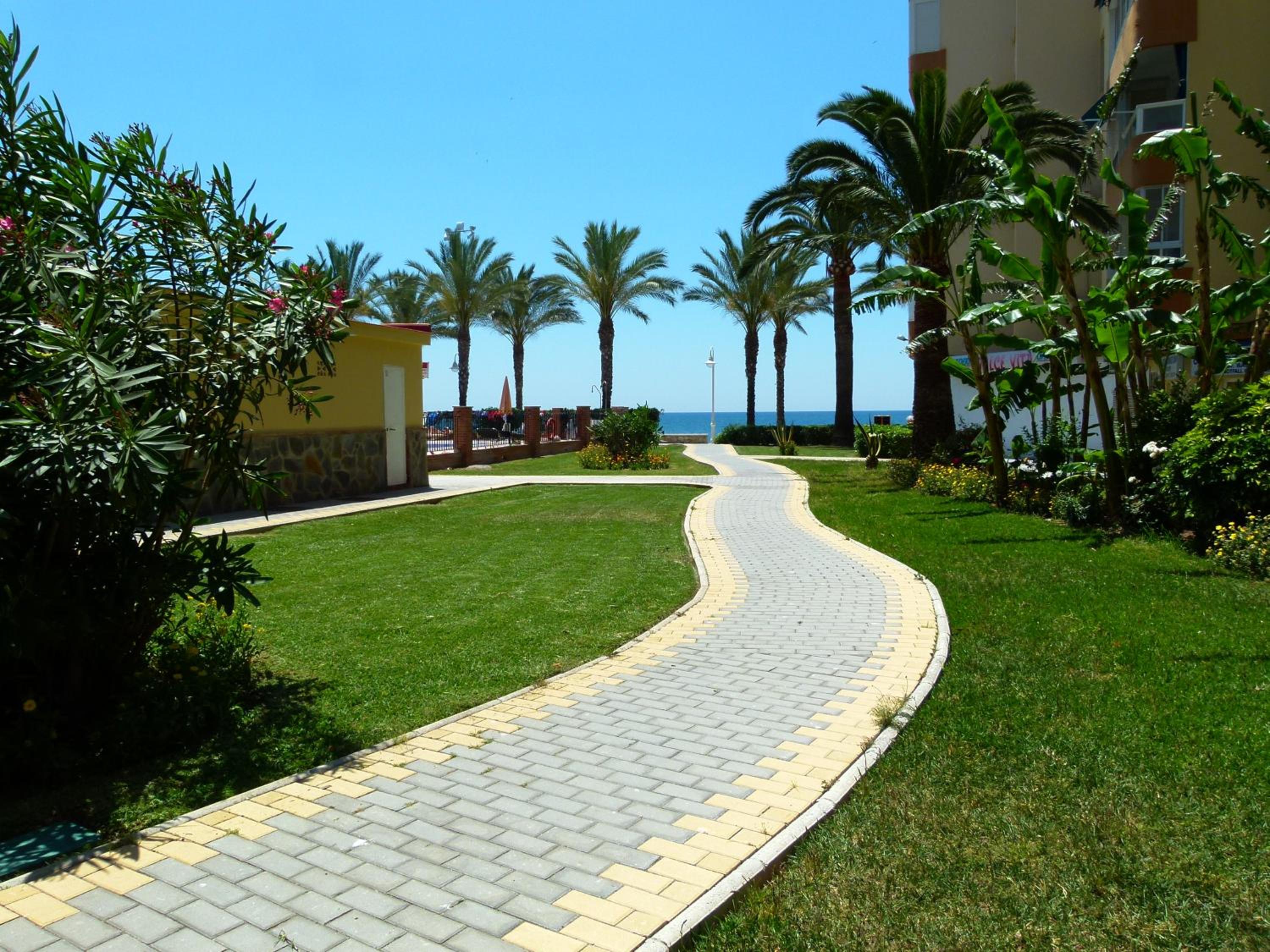 Apartamentos Intercentro Algarrobo-Costa APARTAMENTOS TURÍSTICOS -INMOBILIARIA