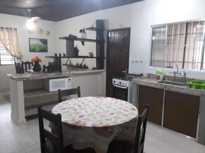 CASA ESPAÇOSA 4 DORMITÓRIOS A 150M DA PRAIA DA MARANDUBA / UBATUBA