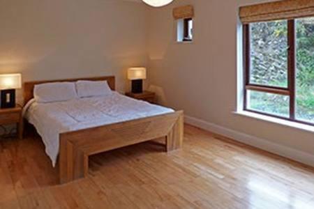 Westport, Co. Mayo - Sleeps 10, Pool Table, ideal holiday base view 4