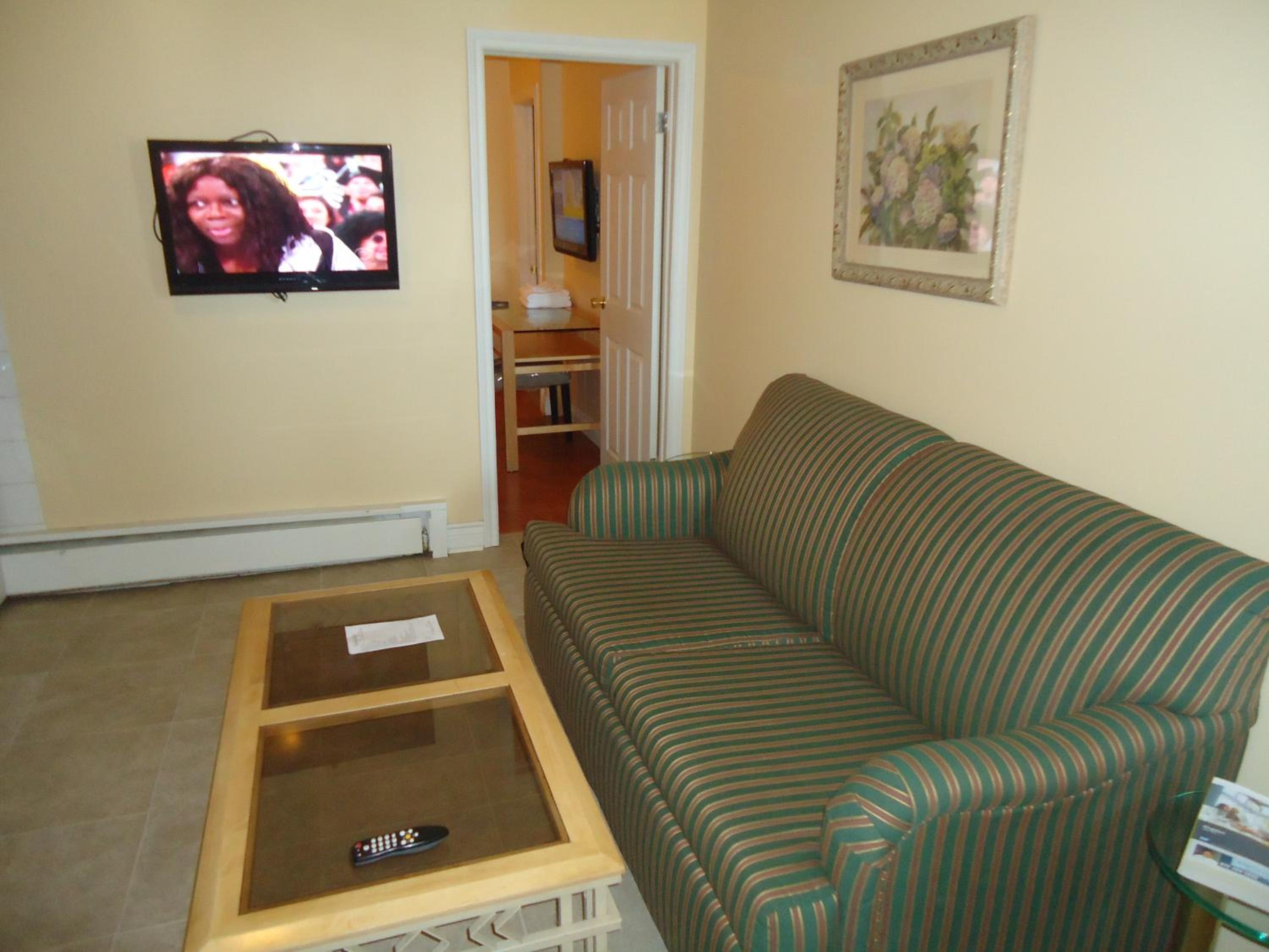 Bayside Inn & Waterfront Suites - Image 3