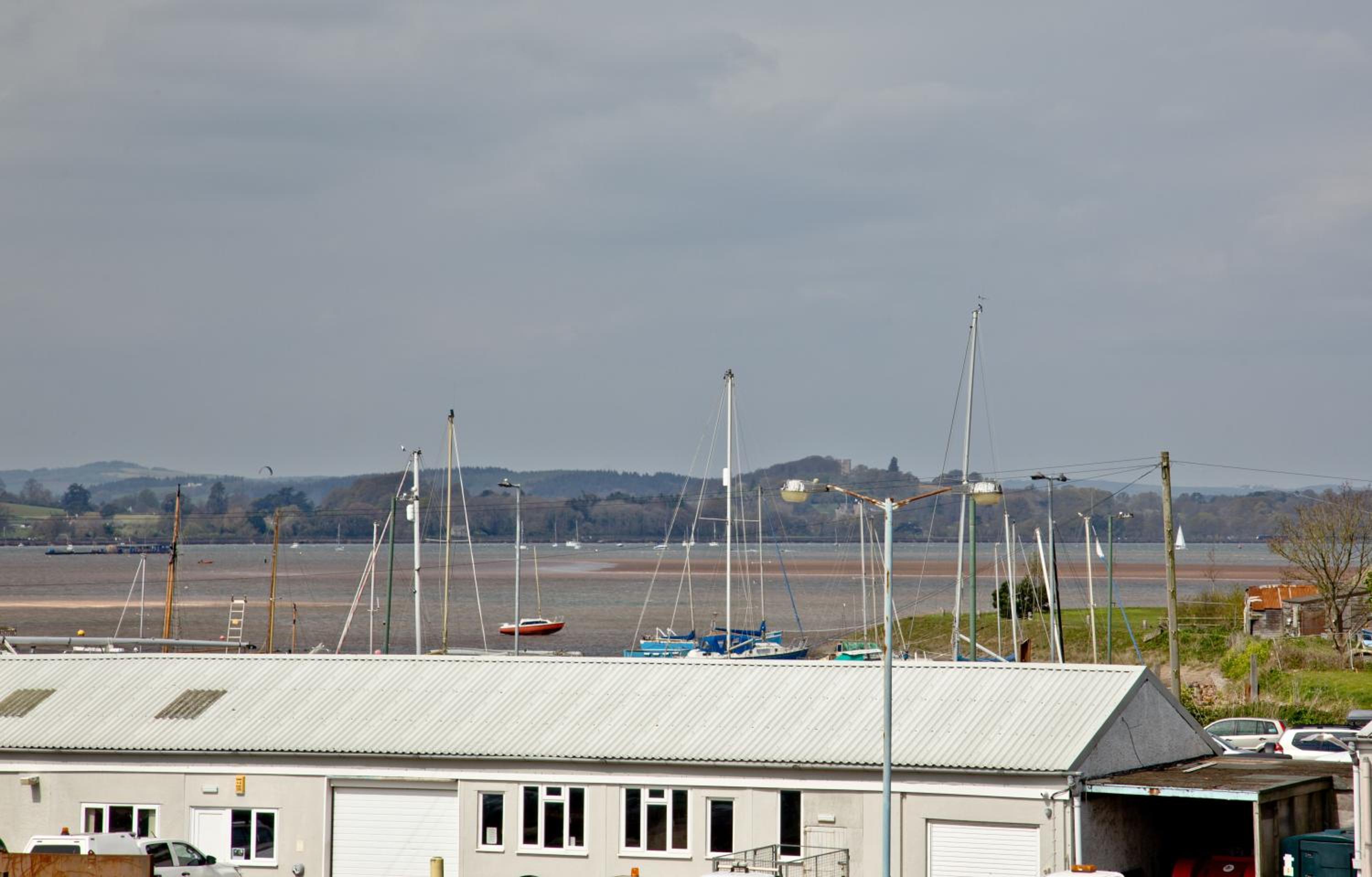 Sunnymead Penthouse - Close to beach, Pets welcome, Balcony view 5