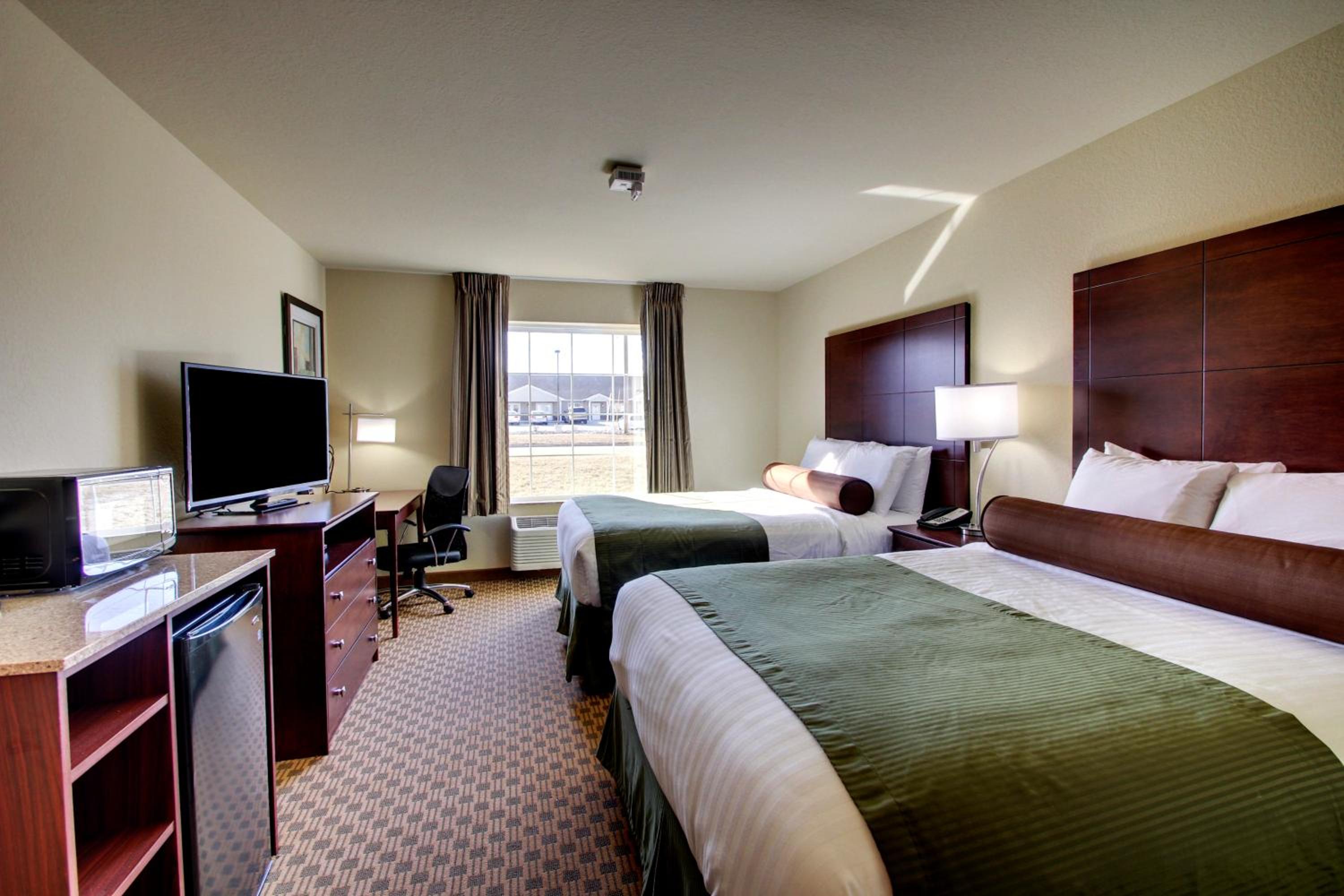 Cobblestone Hotel  Suites - Newton - Property Image 2