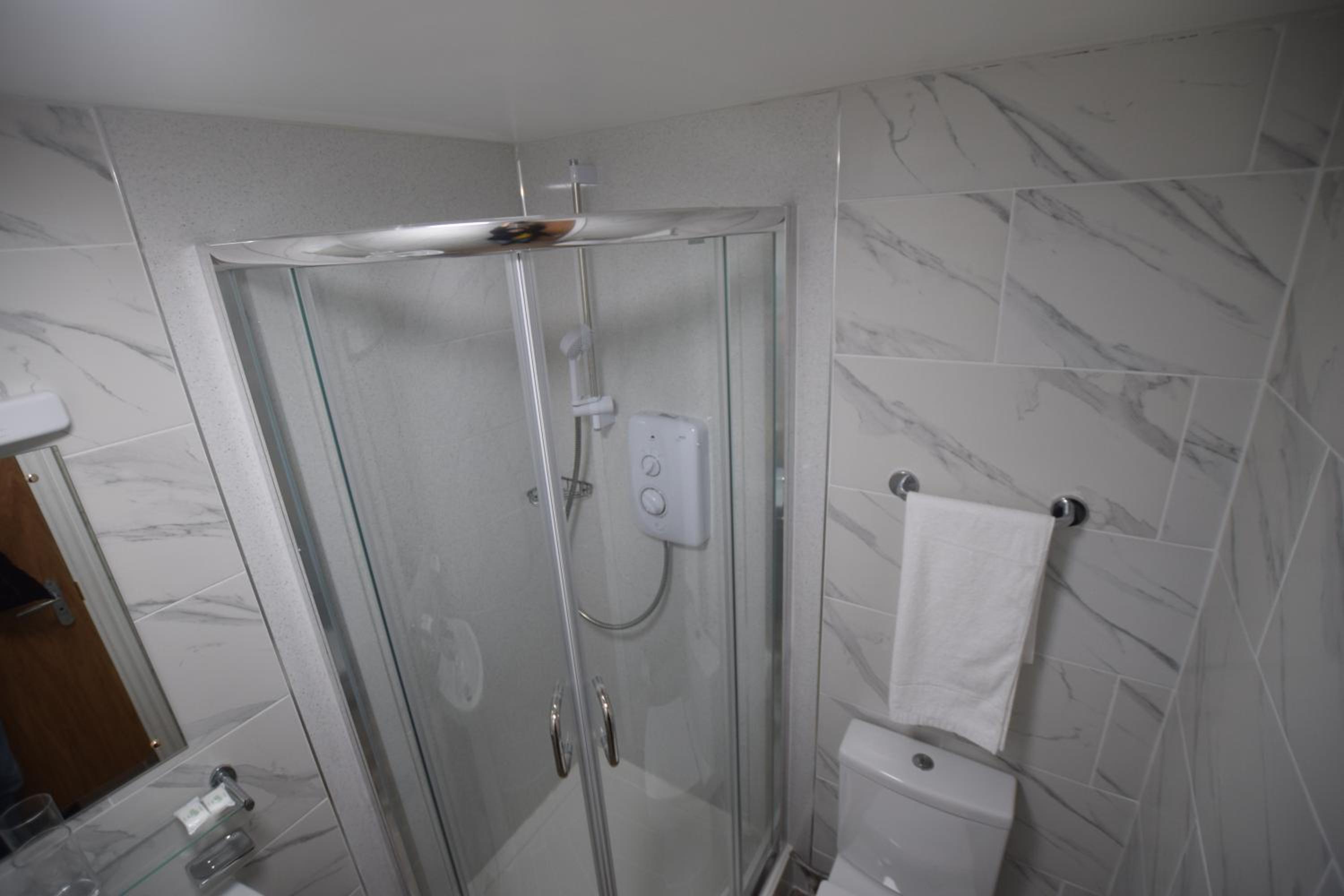 Ilford Vacations - PremierLux Serviced Apartments - Property Image 10