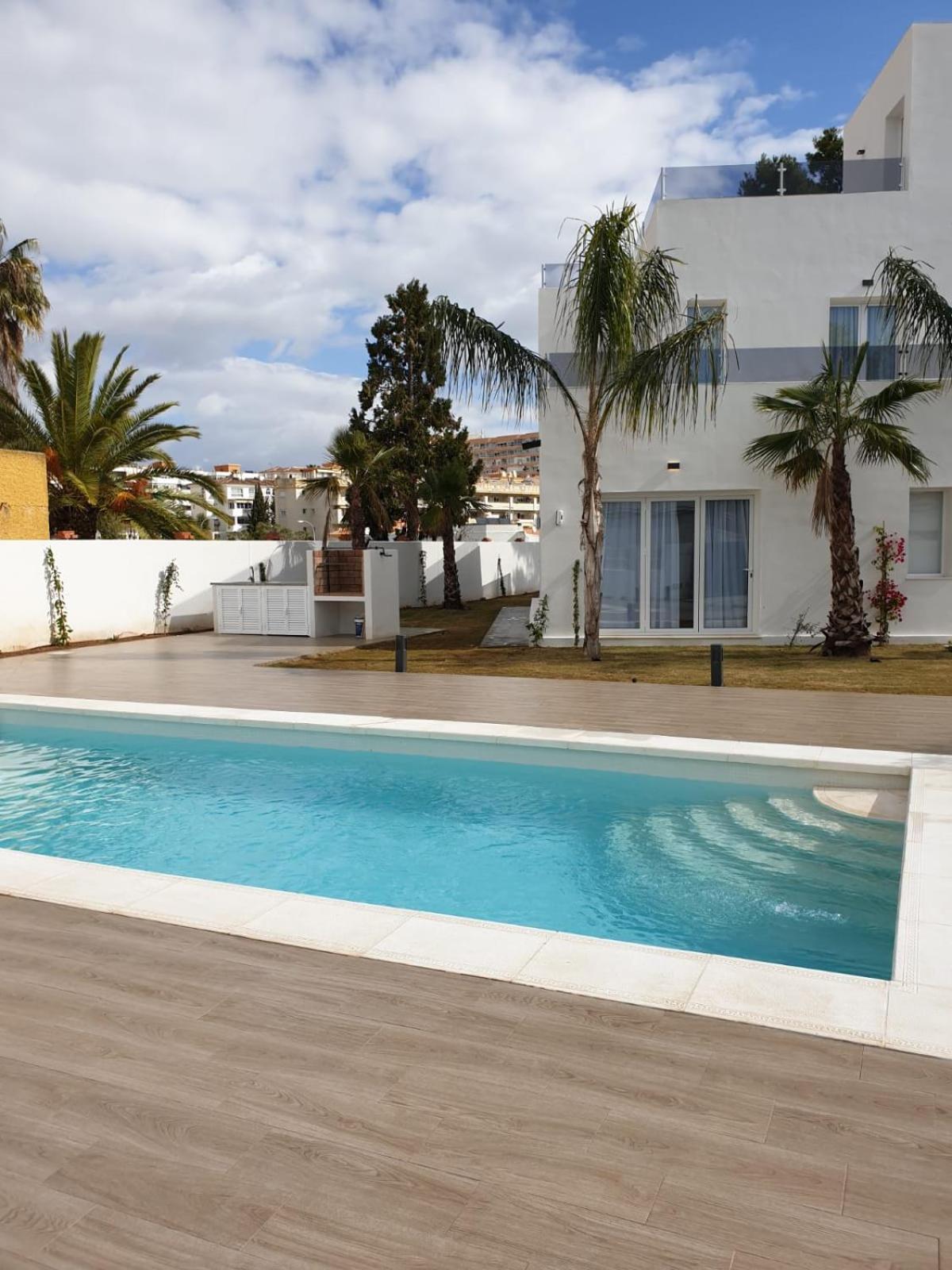 AMAZING VILLA By THE SEA BENALMADENA