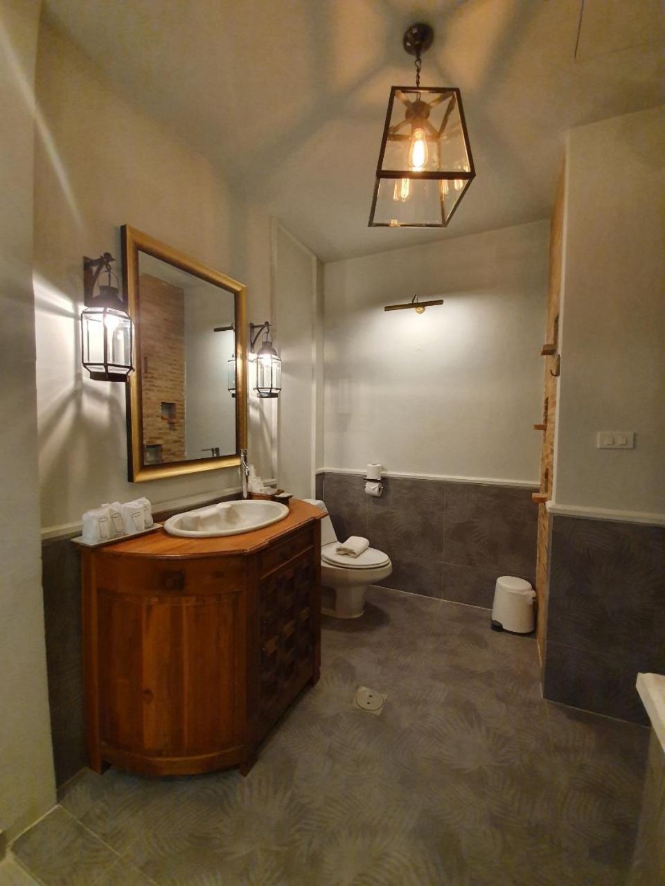 Tharaburi Resort