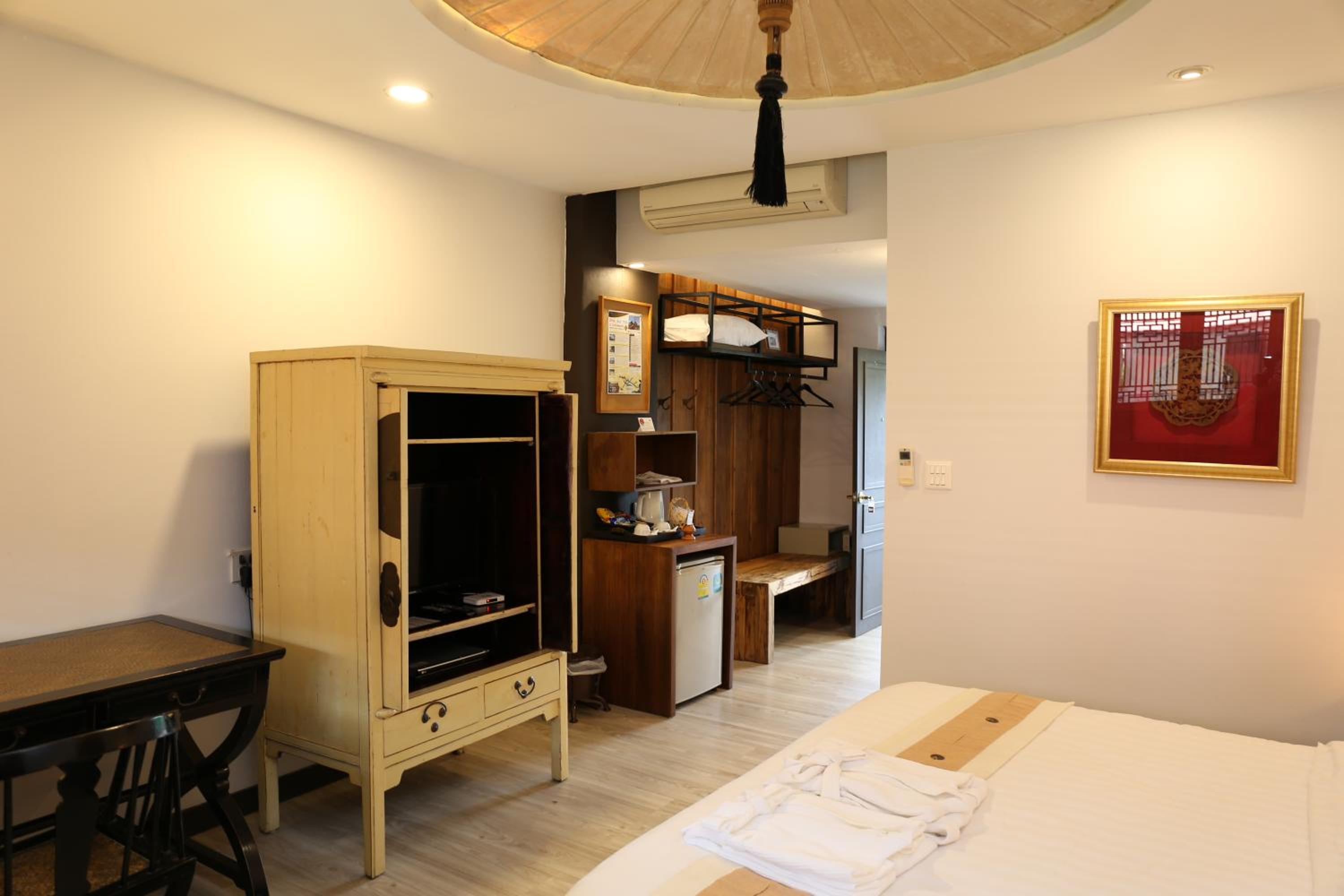 Tharaburi Resort