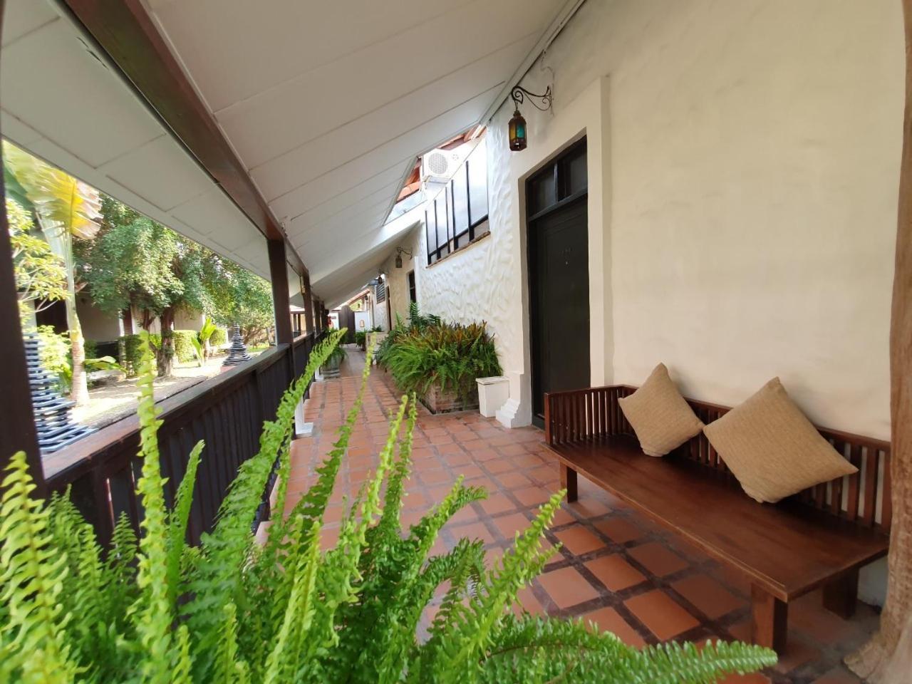 Tharaburi Resort