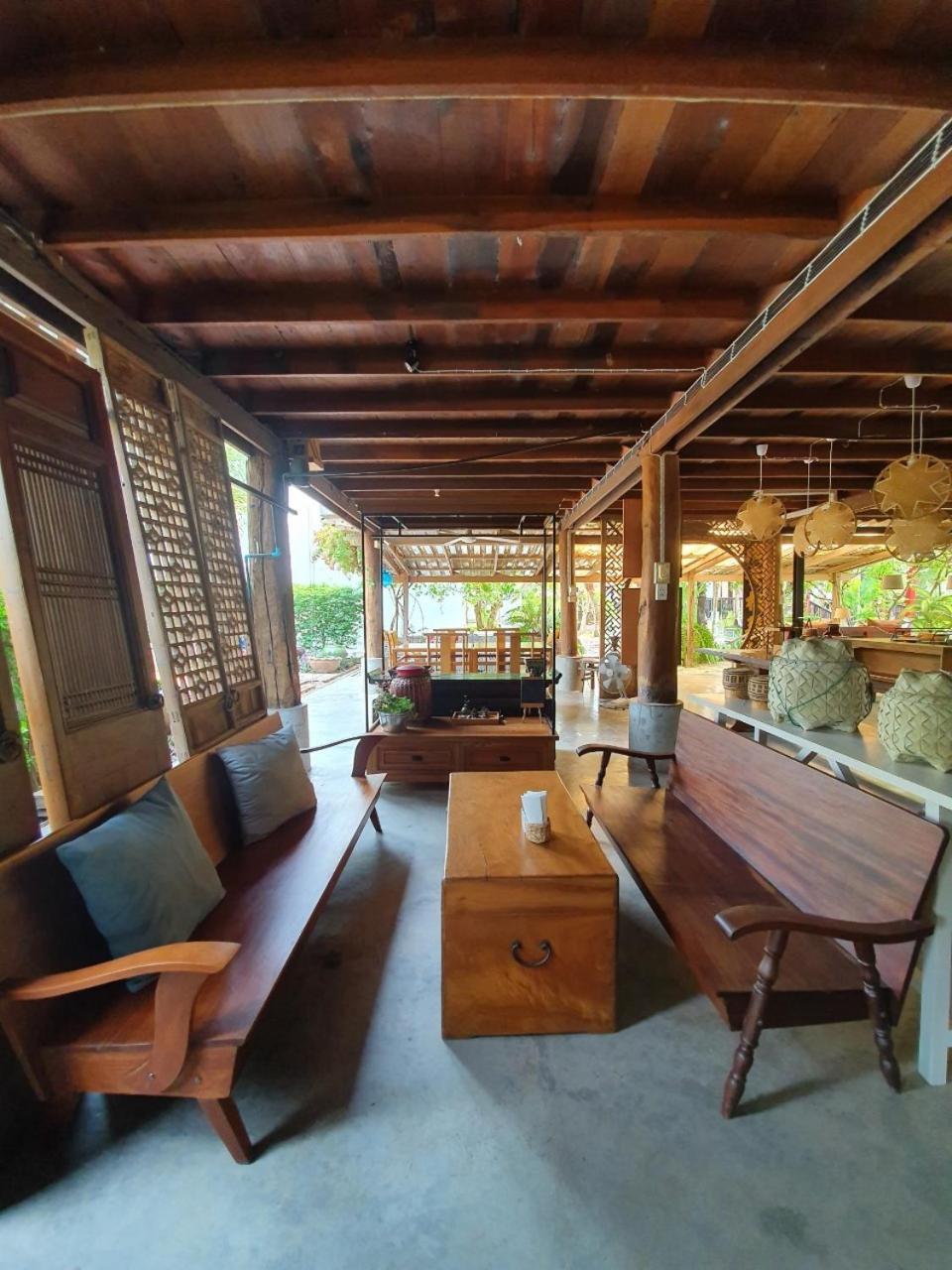 Tharaburi Resort