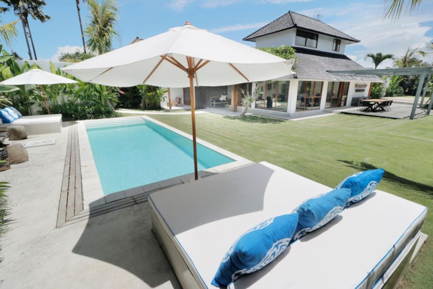 Amazing 3 Bedrooms Villa Canggu-4