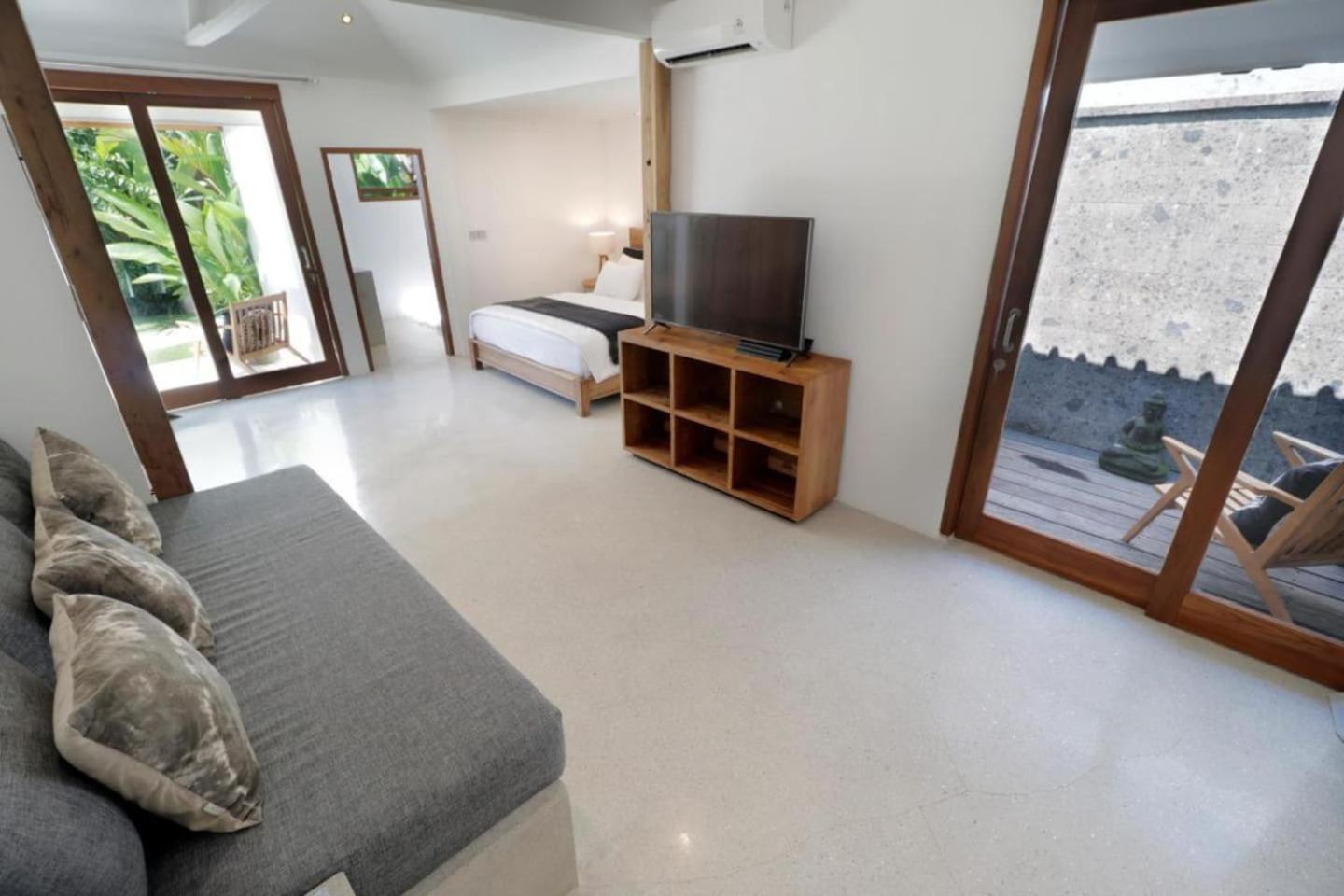 Amazing 3 Bedrooms Villa Canggu - Image 5