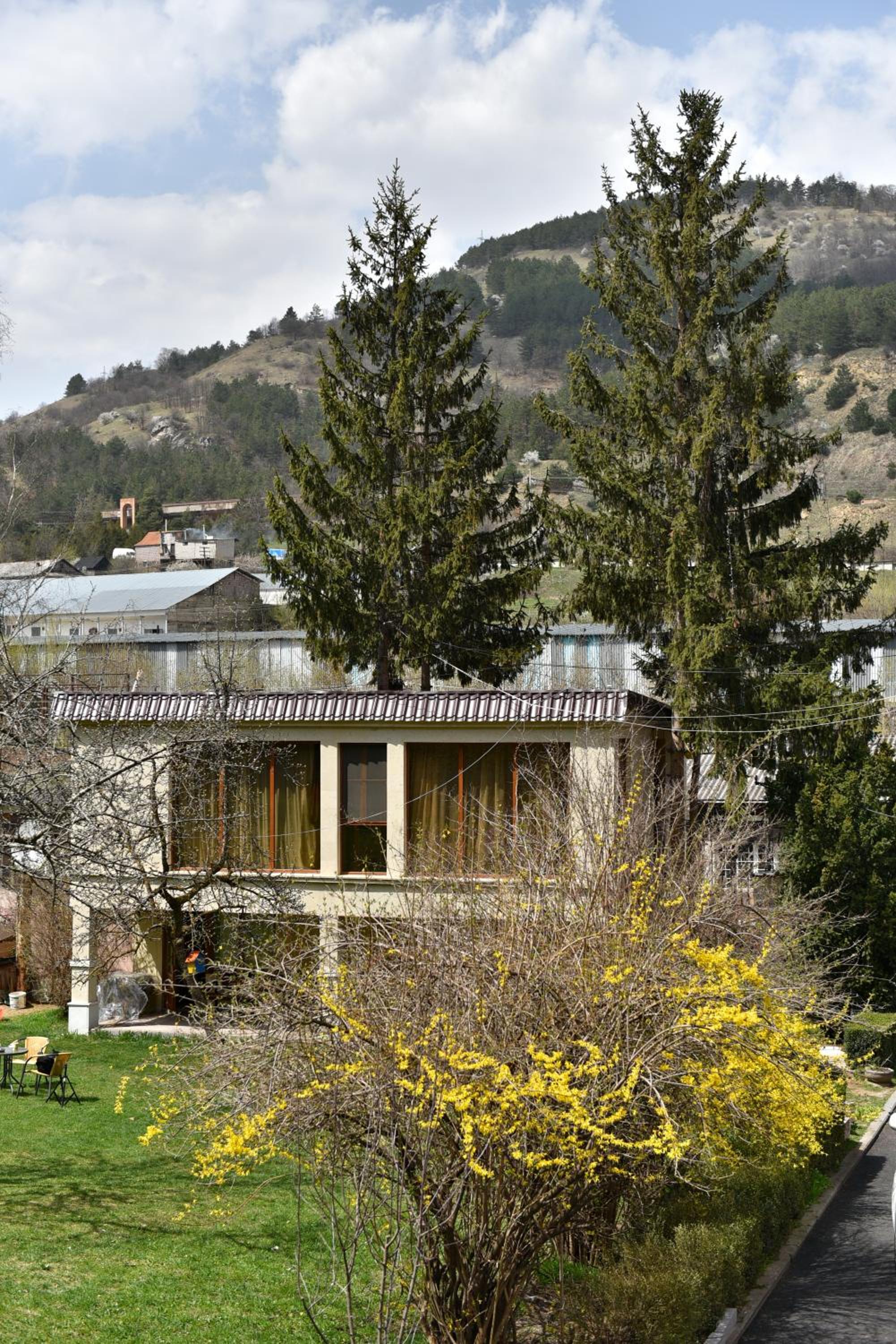 GreenWood Hotel
