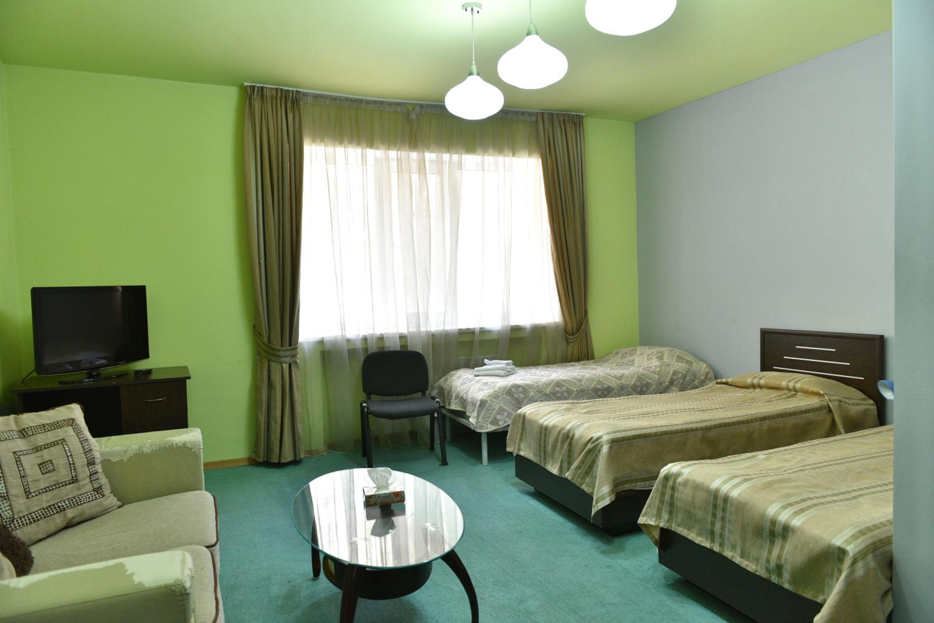 GreenWood Hotel