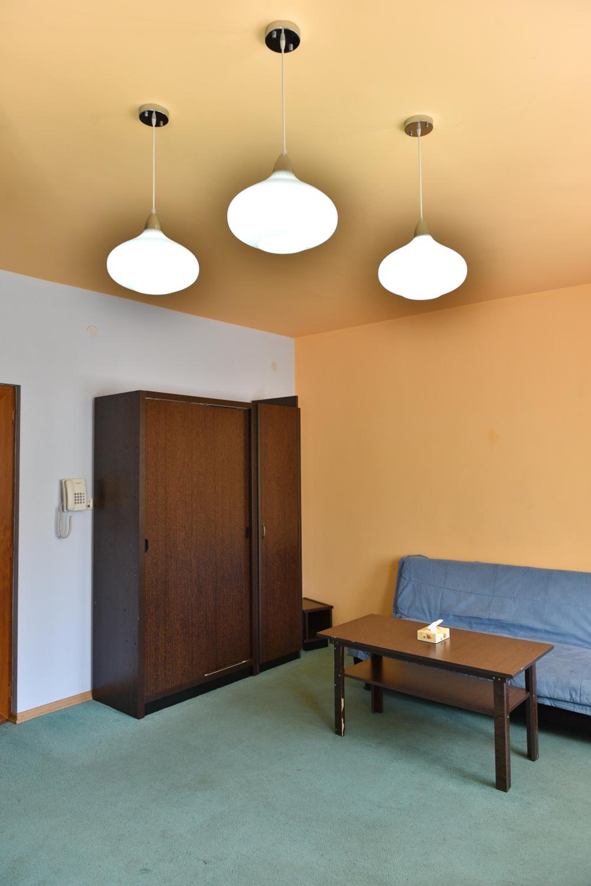 GreenWood Hotel