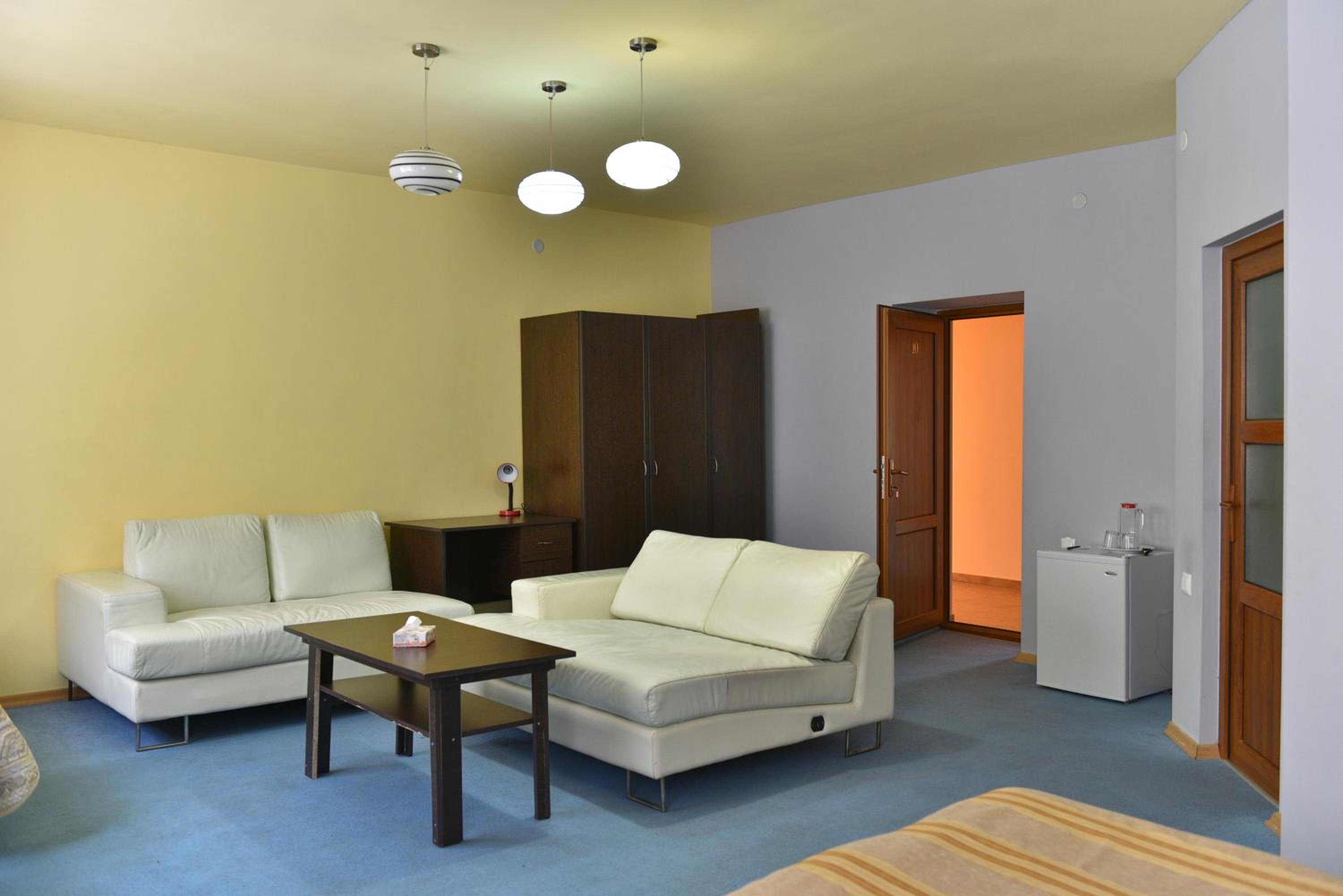 GreenWood Hotel