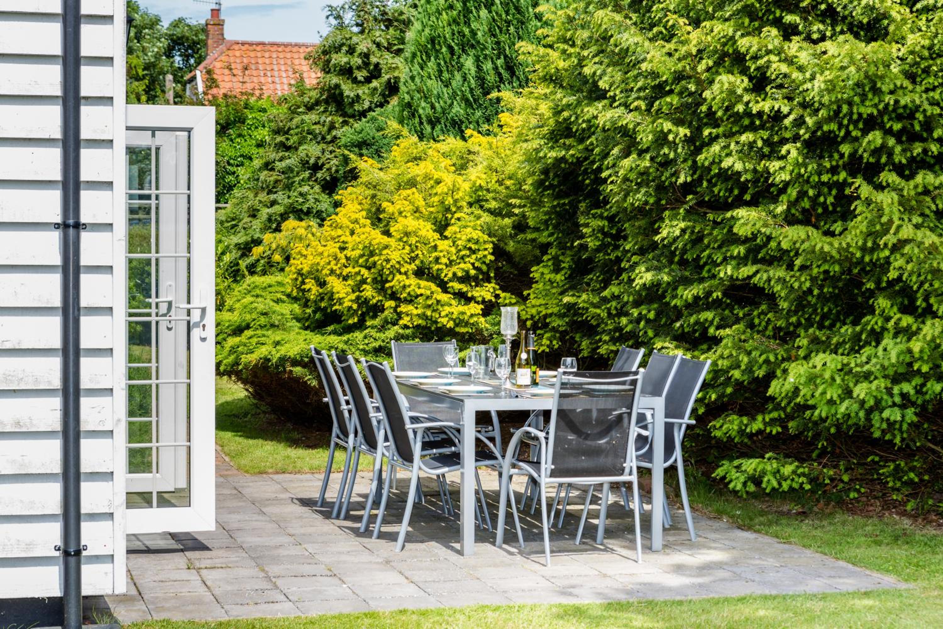 Lake Cottage - A large holiday home in Thorpeness - Close to the beach and The Meare - Aldeburgh Coastal Cottages view 4